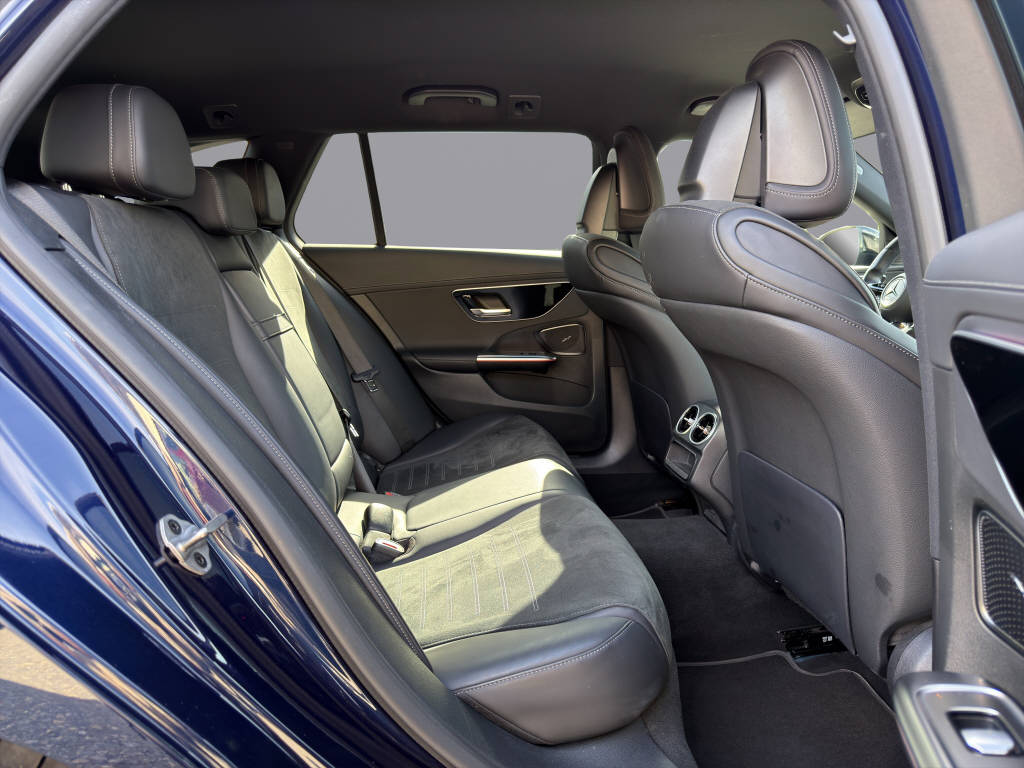 MERCEDES-BENZ C 220 d AMG Line 4matic Kombi-image-13