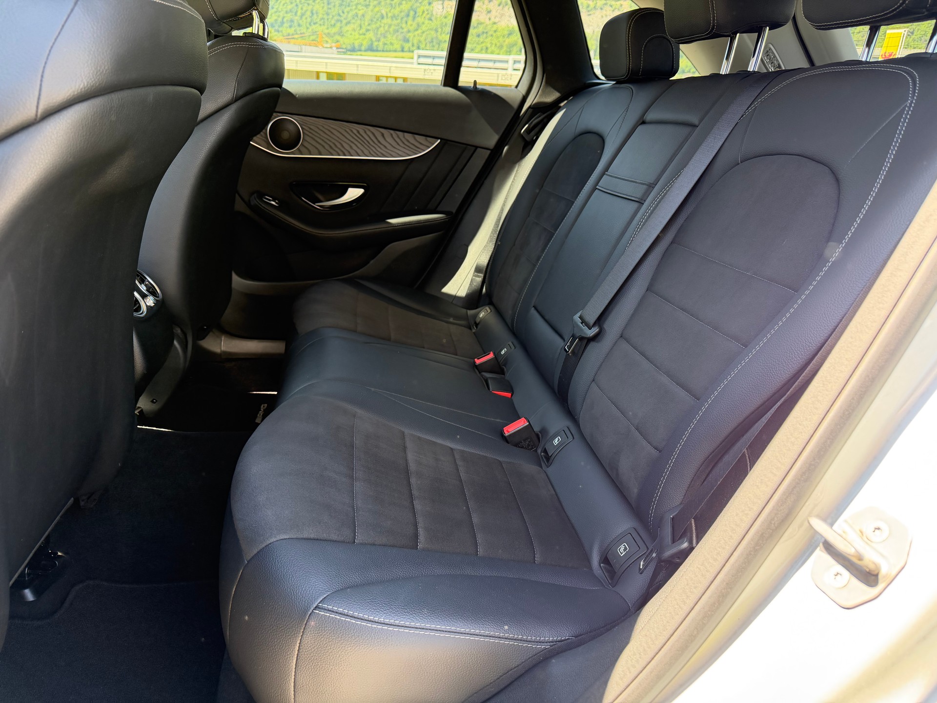 MERCEDES-BENZ GLC 250 D EXCLUSIVE 4MATIC 9G-TRONIC. FRISCH AB MFK. TOP AUSSTATTUNG. CH WAGEN. NUR 59`000 KM. SEHR GEPFLEGT. .-image-8