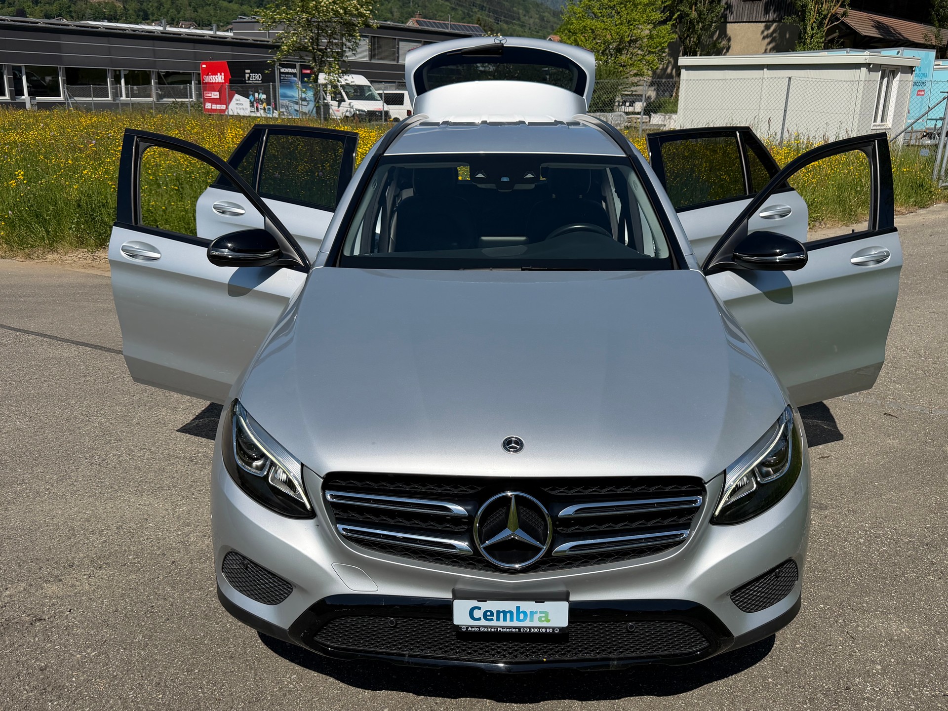 MERCEDES-BENZ GLC 250 D EXCLUSIVE 4MATIC 9G-TRONIC. FRISCH AB MFK. TOP AUSSTATTUNG. CH WAGEN. NUR 59`000 KM. SEHR GEPFLEGT. .