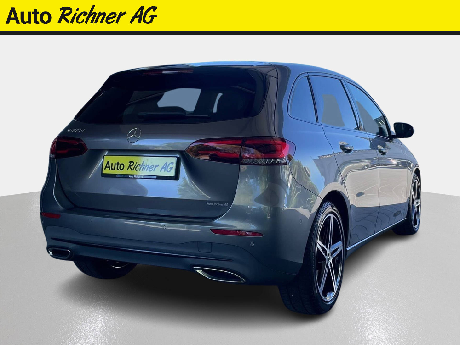 MERCEDES-BENZ B 200 d Night Star-showroom-element-3