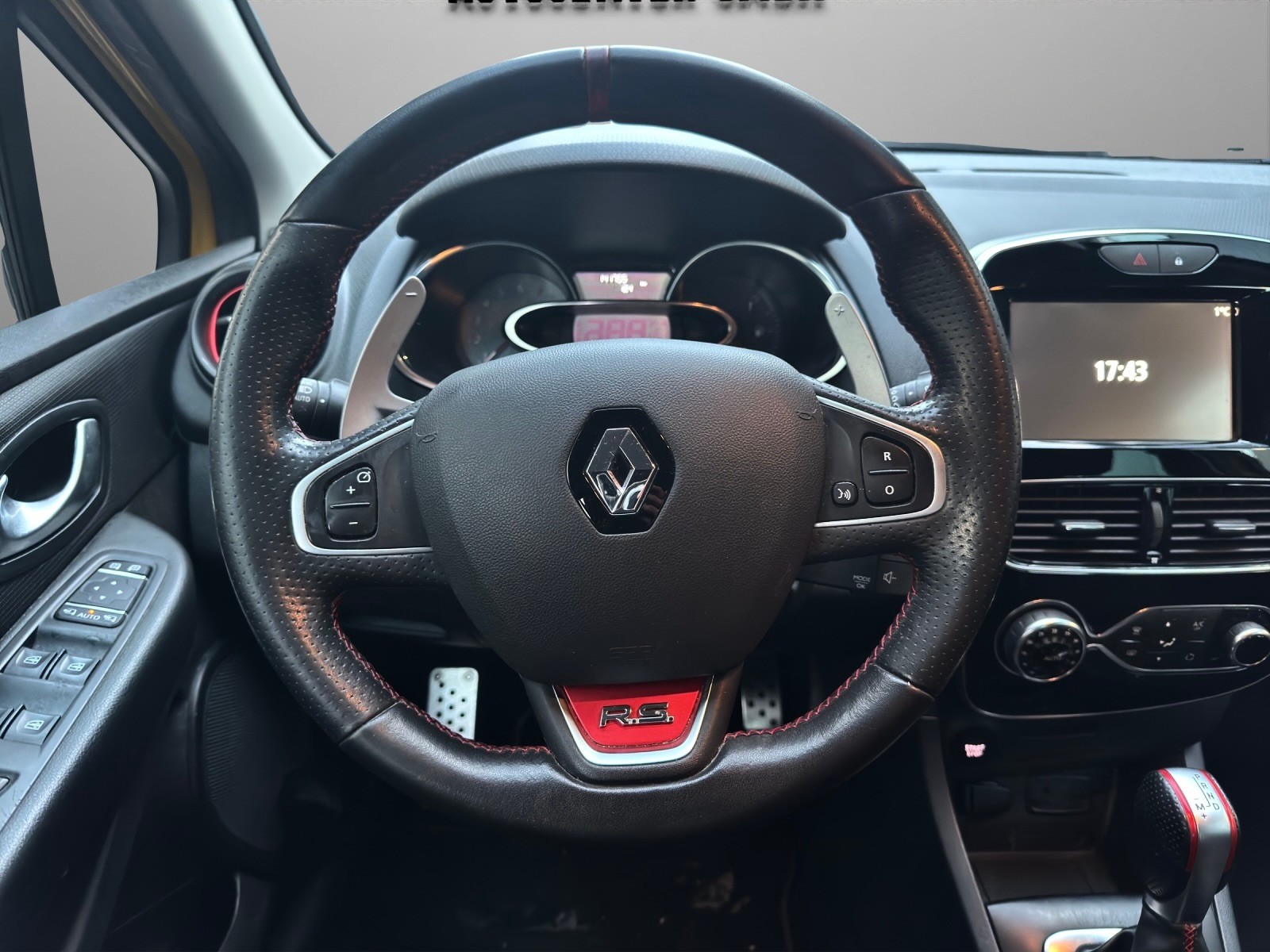 RENAULT Clio 1.6 T RS 200 EDC-image-9