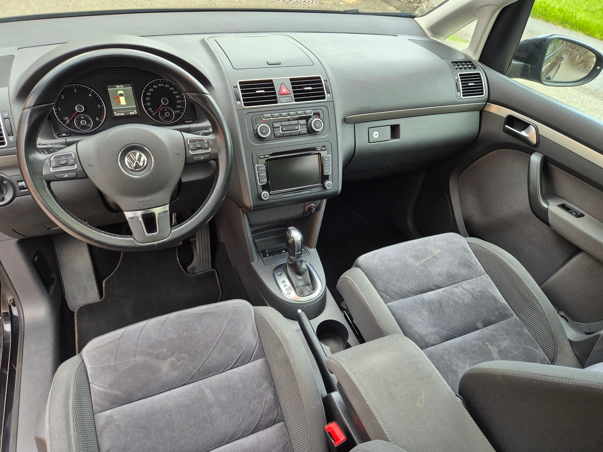 VW Touran 2.0 TDI Highline DSG-image-5