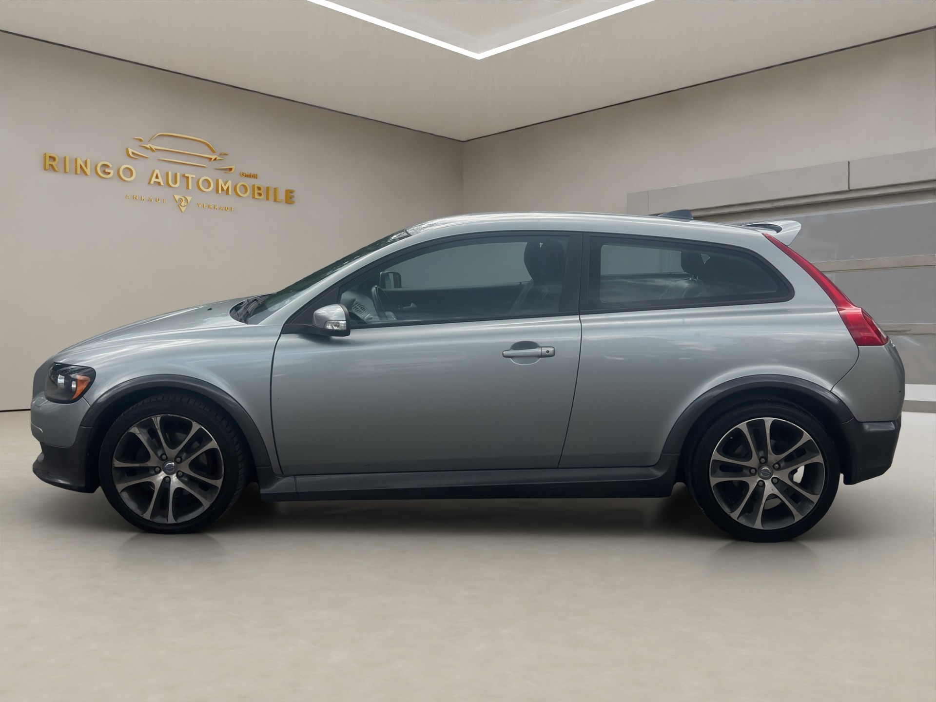 VOLVO C30 D5 Summum Geartronic-showroom-element-2