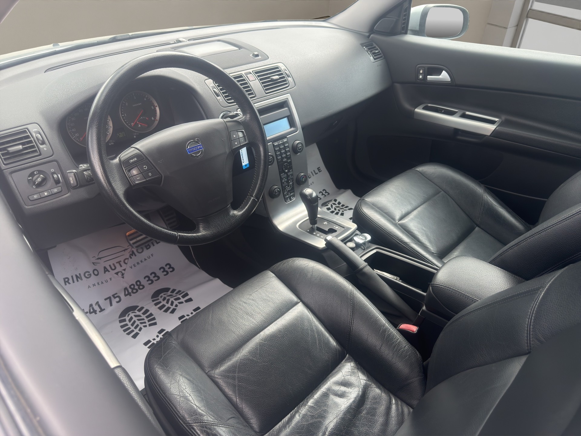 VOLVO C30 D5 Summum Geartronic-image-11