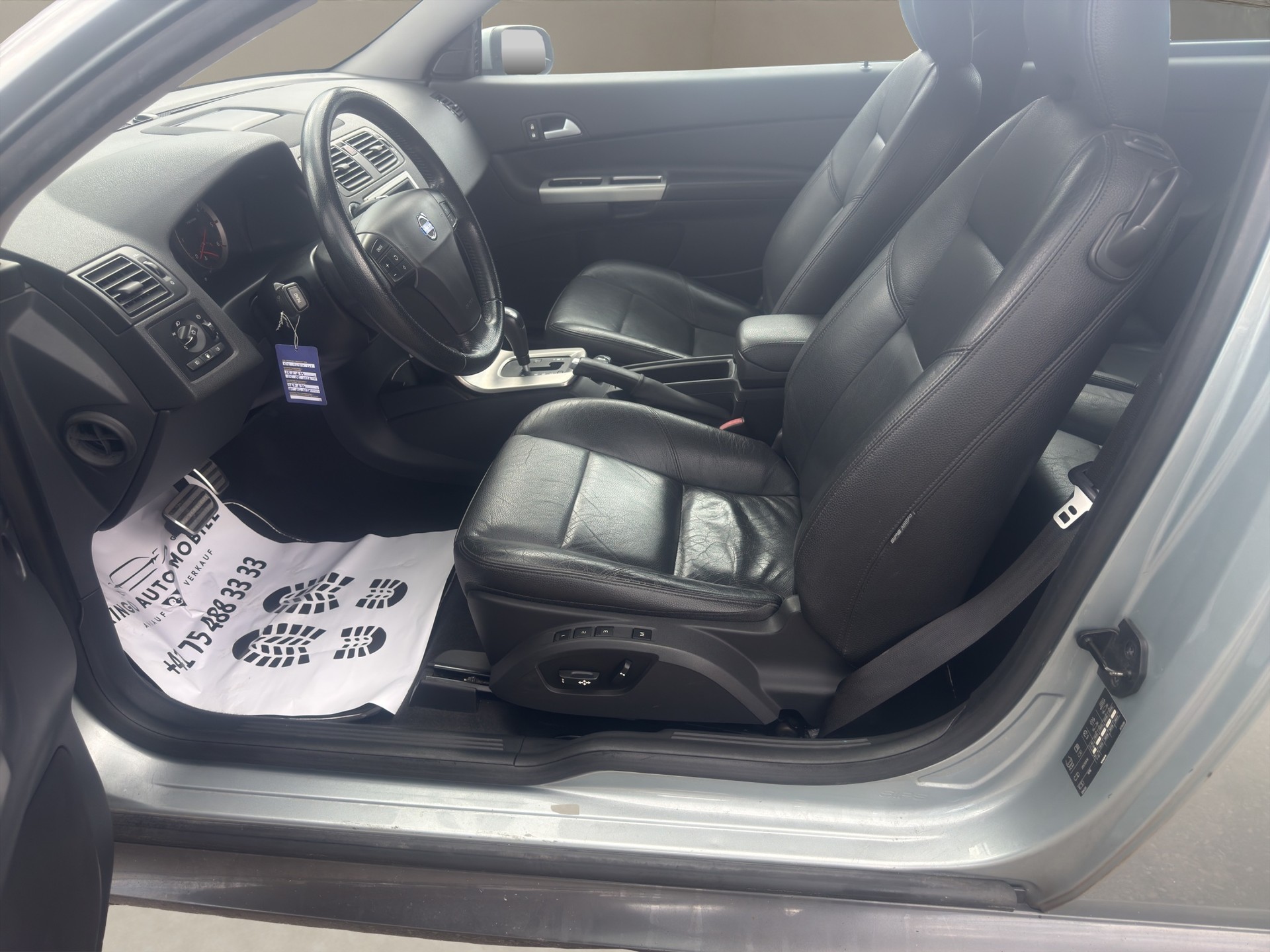 VOLVO C30 D5 Summum Geartronic-image-8