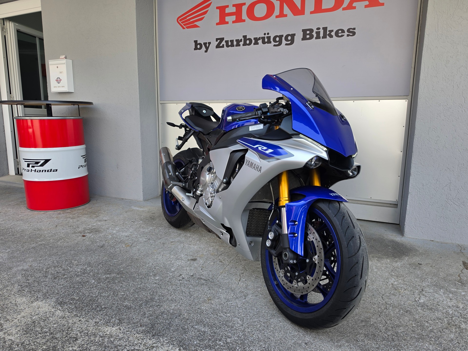 YAMAHA YZF-R1 ABS-image-5