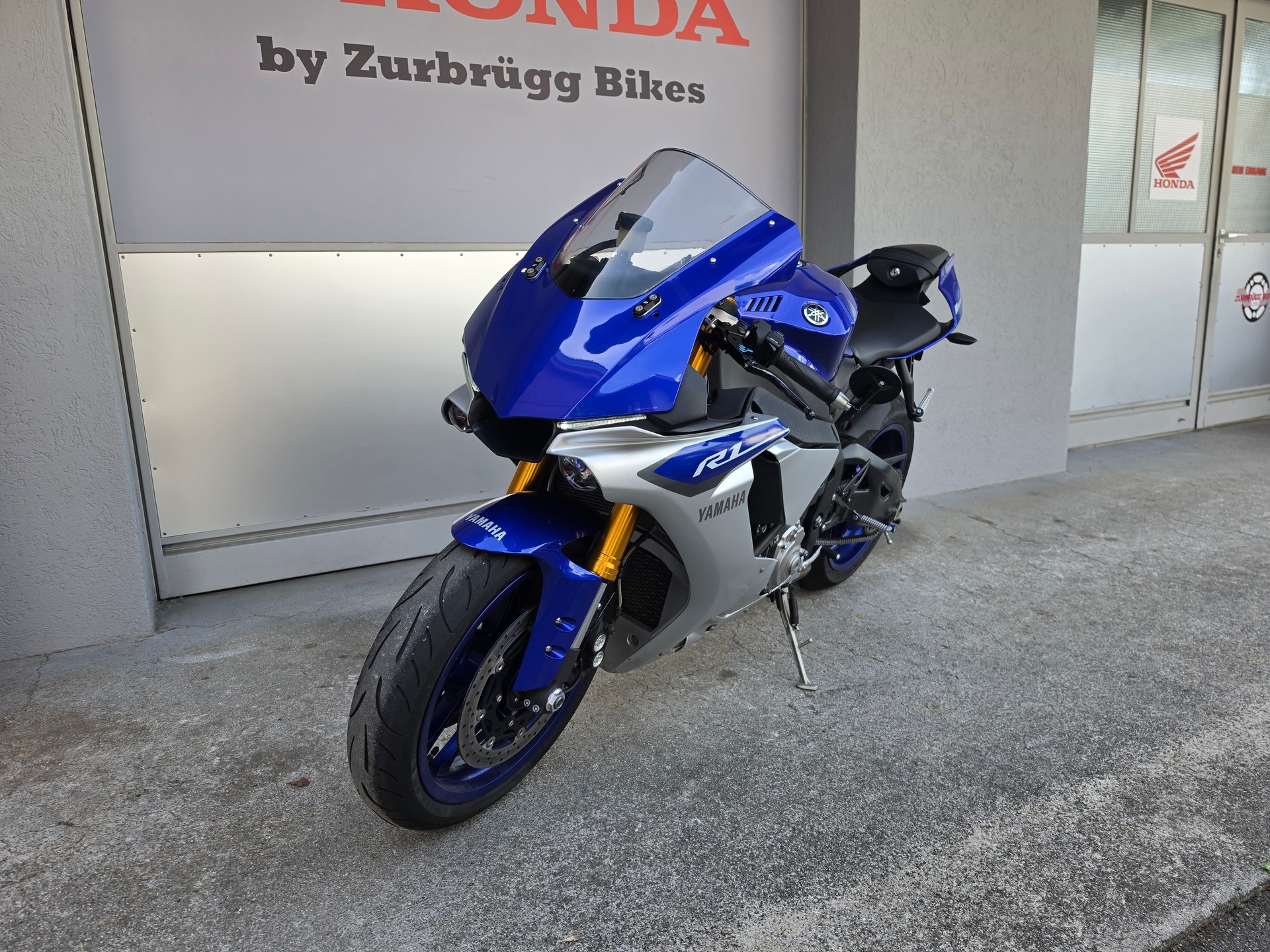 YAMAHA YZF-R1 ABS-image-2