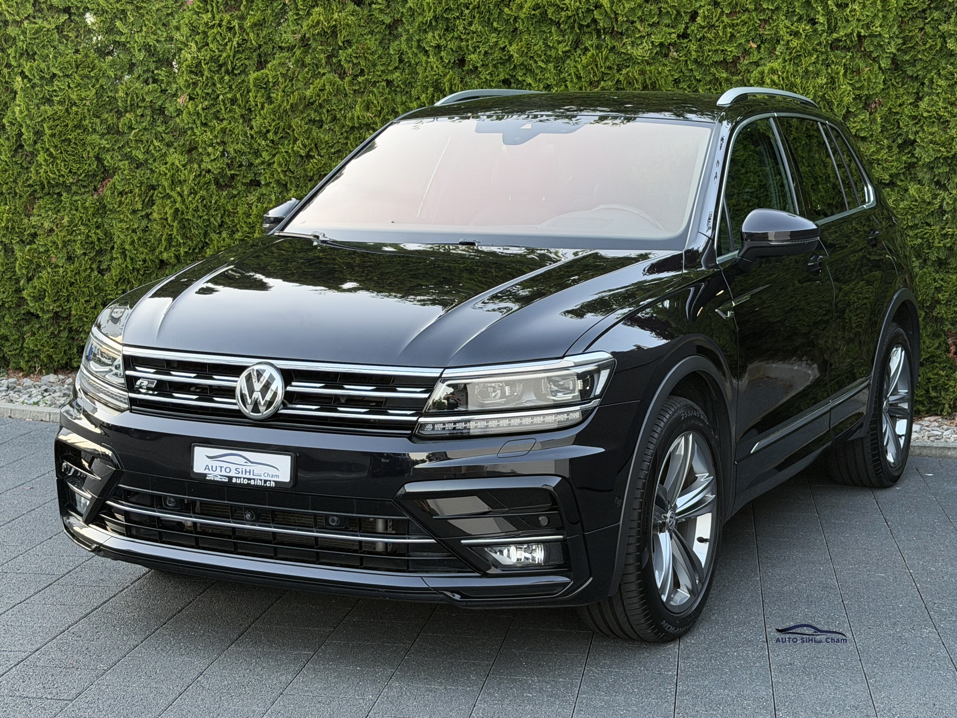 VW Tiguan 2.0 TDI SCR Highline R-Line 4Motion DSG / CH-Fahrzeug / Anhängerkupplung