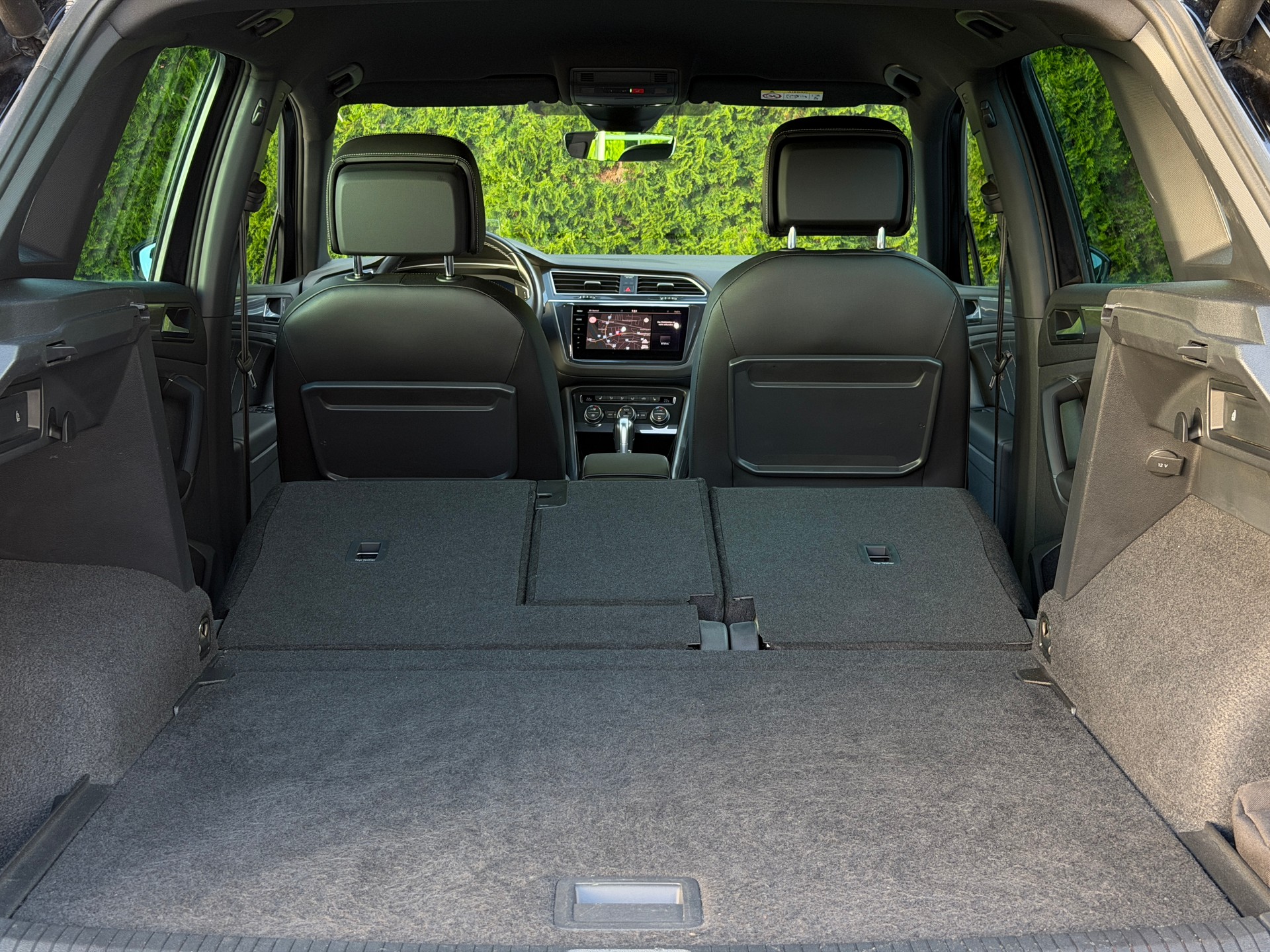 VW Tiguan 2.0 TDI SCR Highline R-Line 4Motion DSG / CH-Fahrzeug / Anhängerkupplung-image-27
