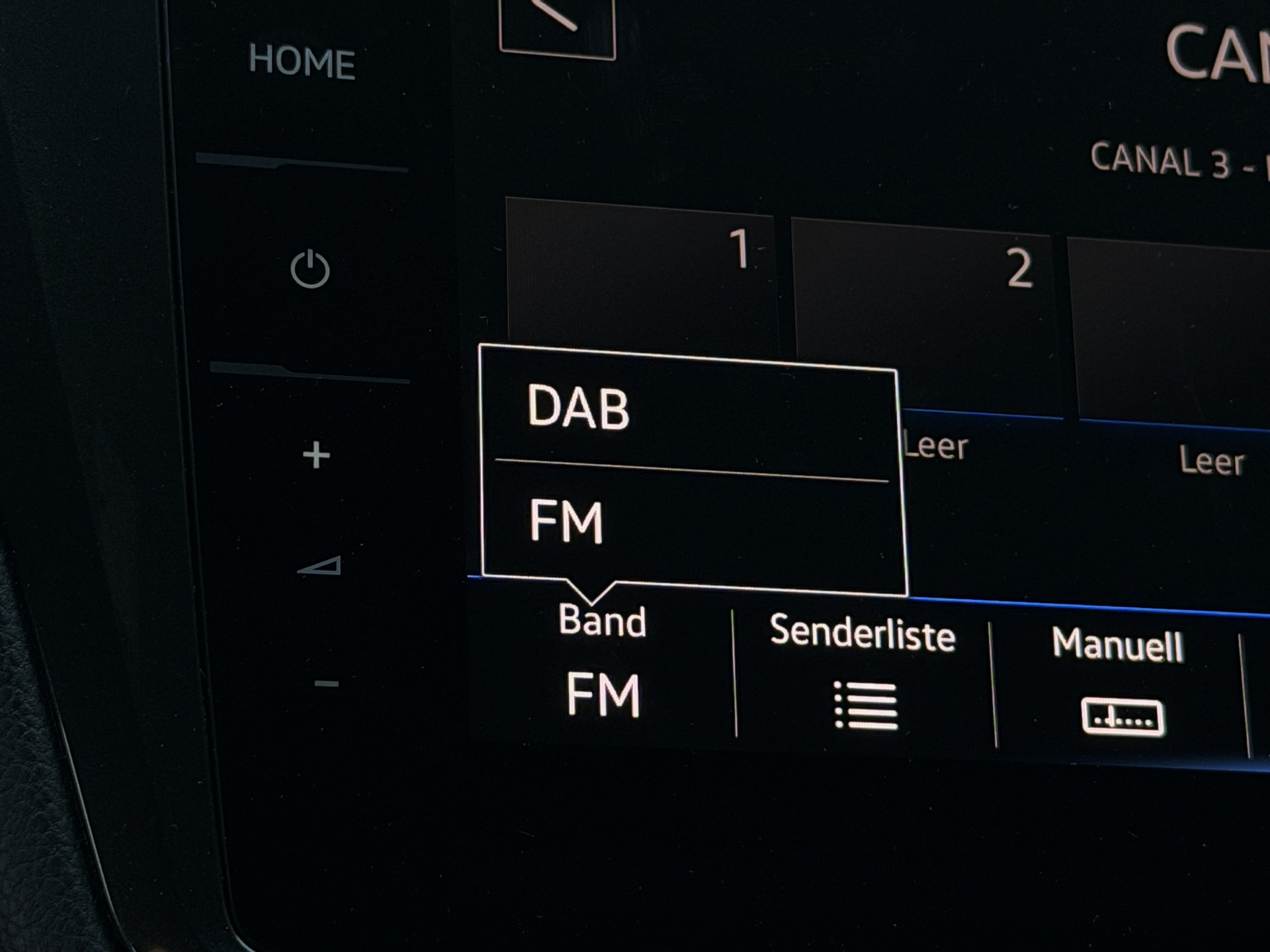 VW Tiguan 2.0 TDI SCR Highline R-Line 4Motion DSG / CH-Fahrzeug / Anhängerkupplung-image-17