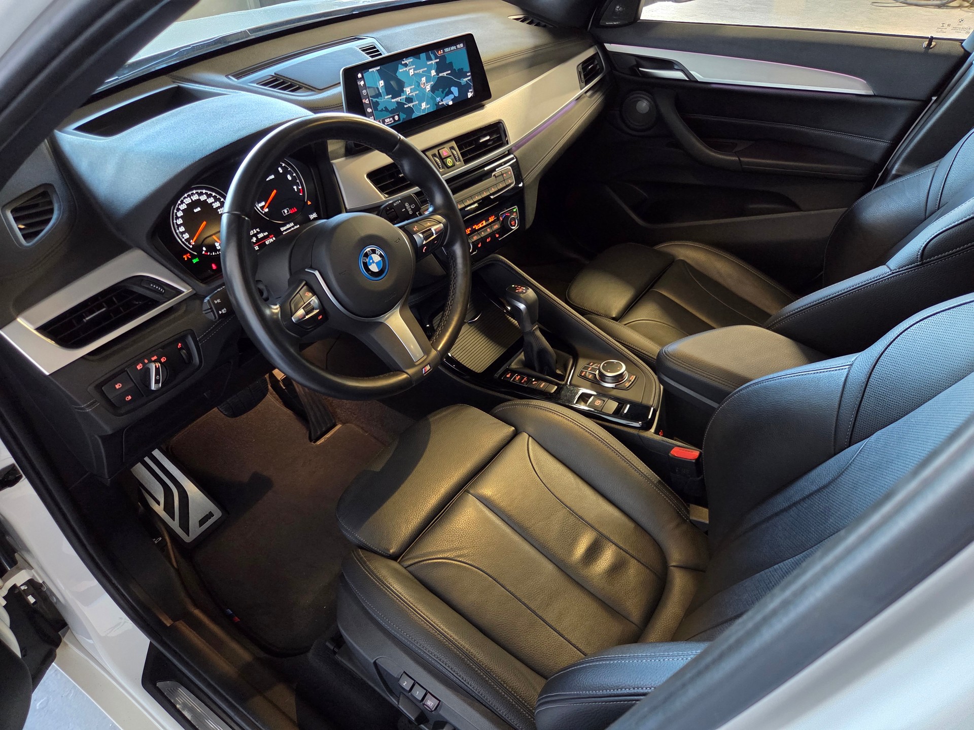 BMW X1 25e xDrive M-Sport-showroom-element-3