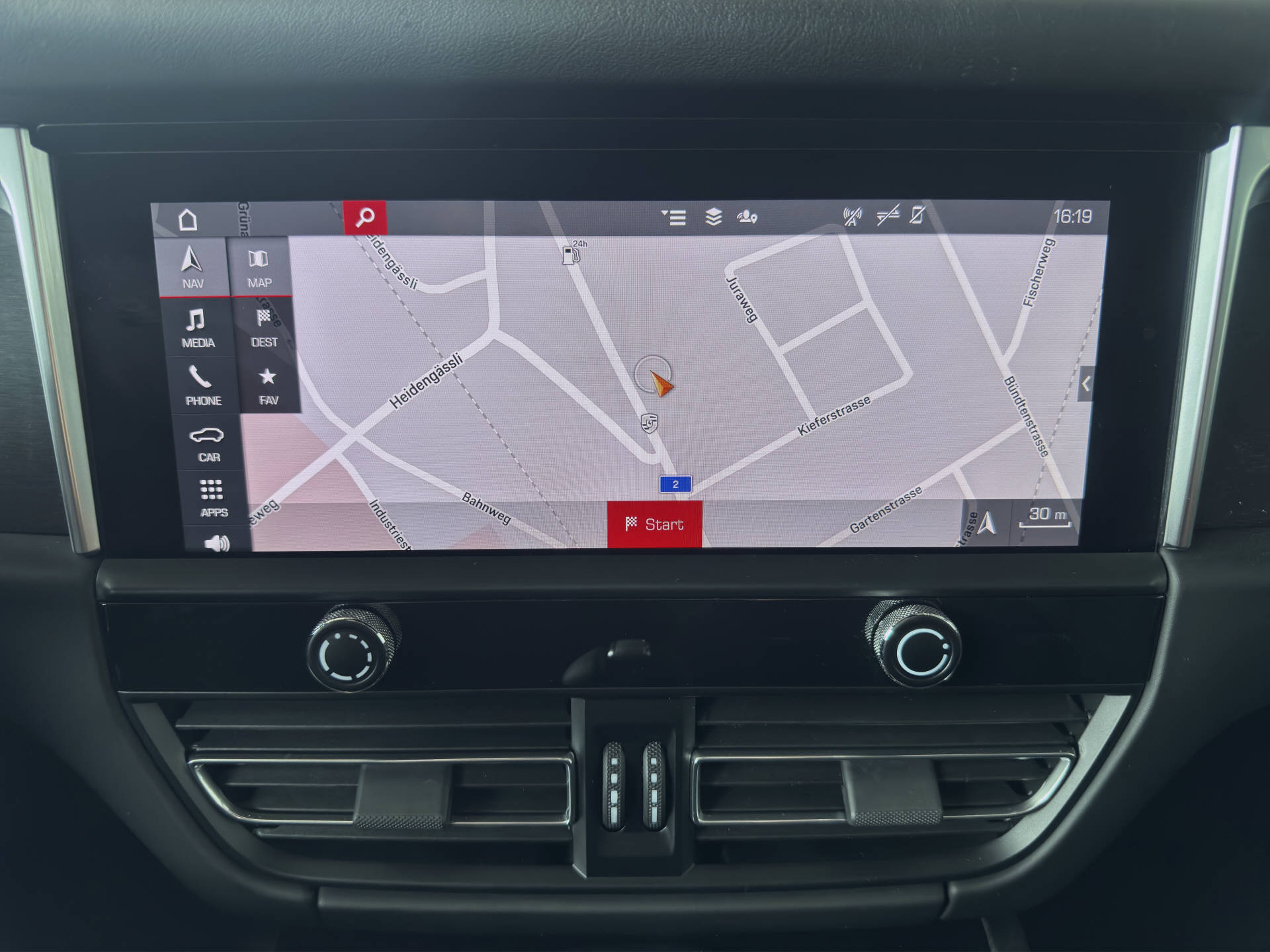 PORSCHE Macan GTS-image-9