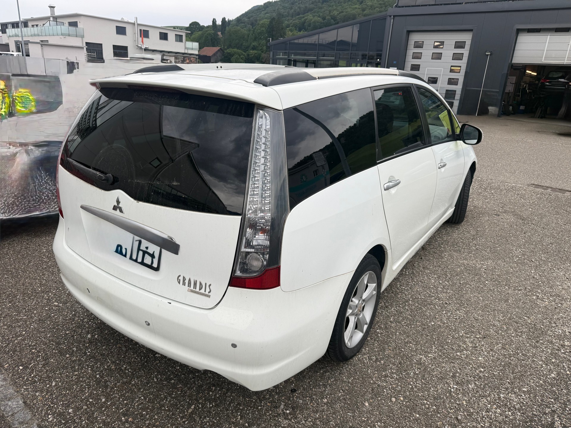MITSUBISHI Grandis 2.0 16V DID Swiss Edition-image-8