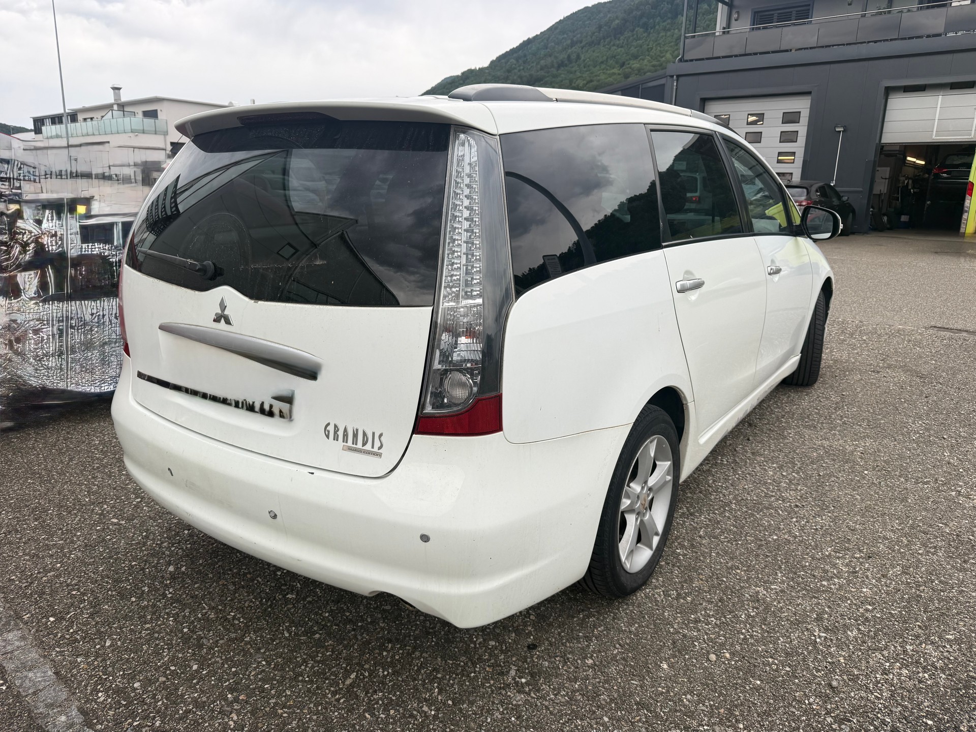 MITSUBISHI Grandis 2.0 16V DID Swiss Edition-image-7
