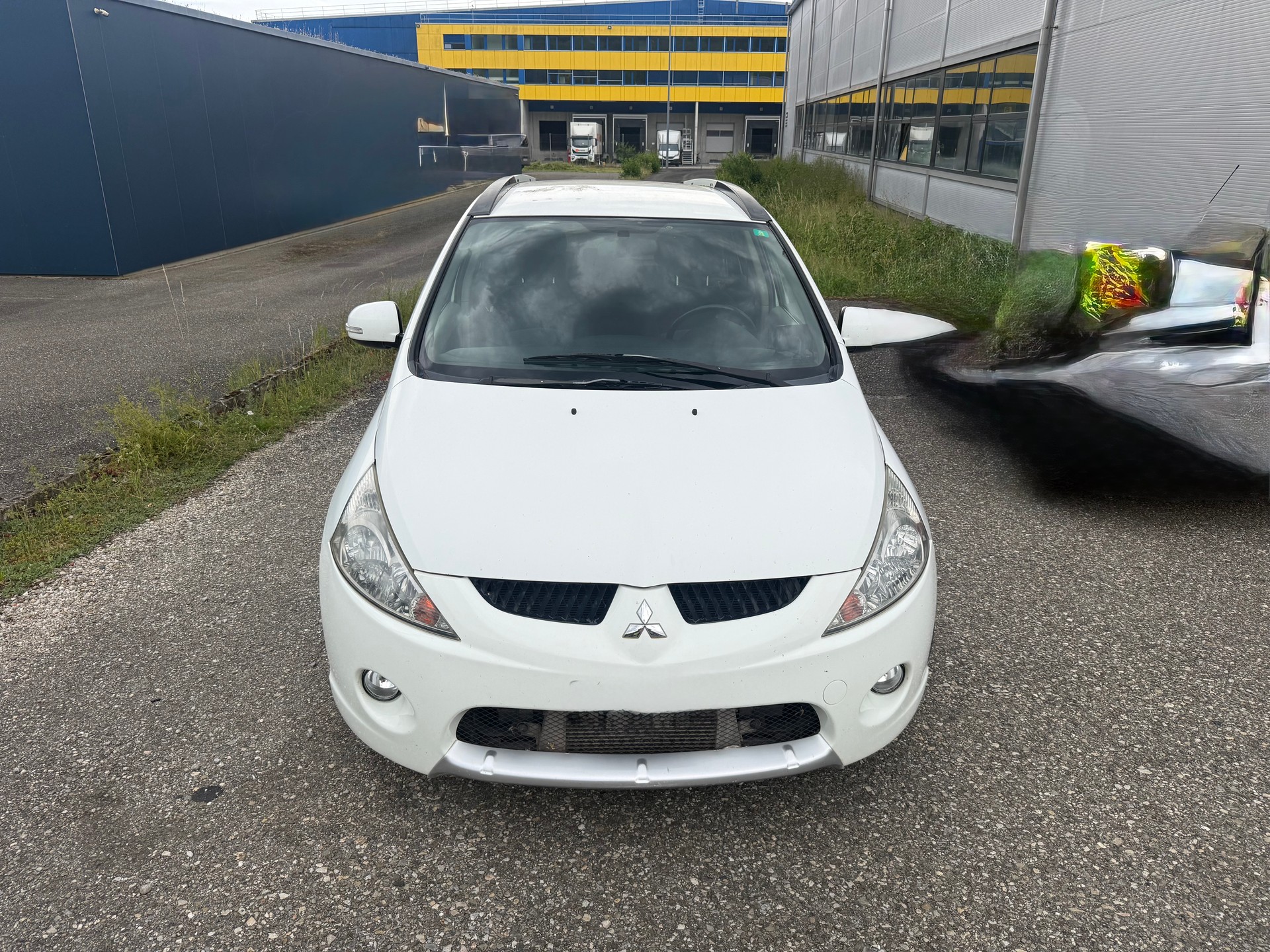 MITSUBISHI Grandis 2.0 16V DID Swiss Edition-image-4