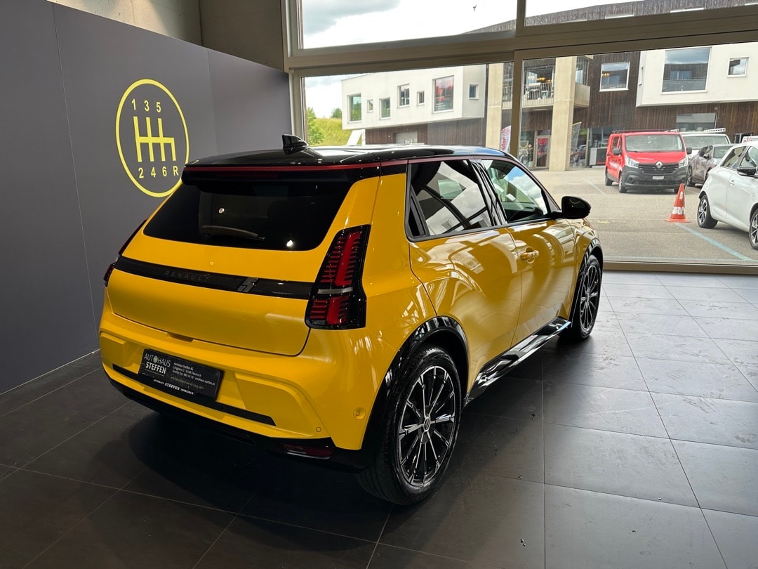 RENAULT R5 E-Tech Comfort Range 52 kWh Iconic Five-image-7