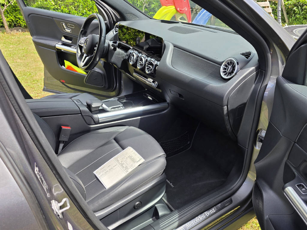 MERCEDES-BENZ GLA 250 Progressive 4matic-image-8