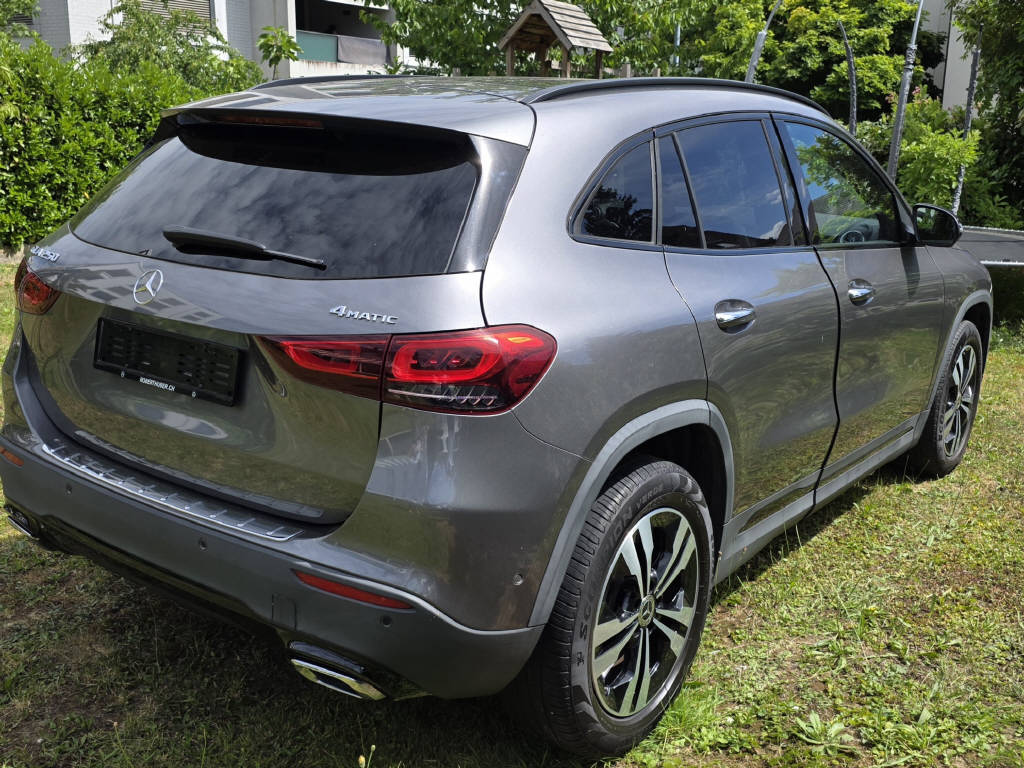 MERCEDES-BENZ GLA 250 Progressive 4matic-image-3