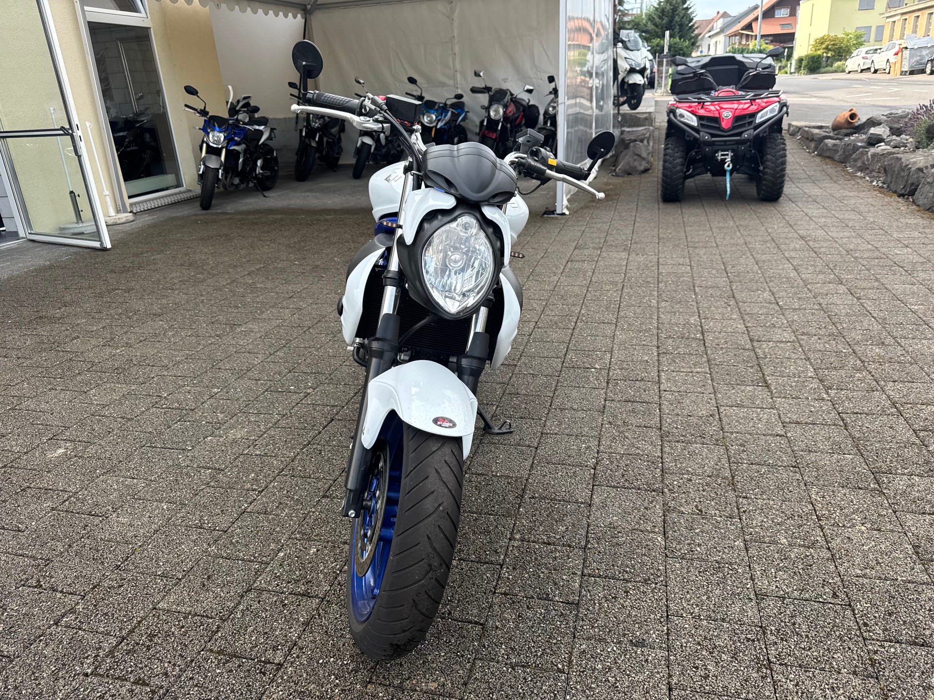 SUZUKI SFV 650 Gladius ABS-image-1
