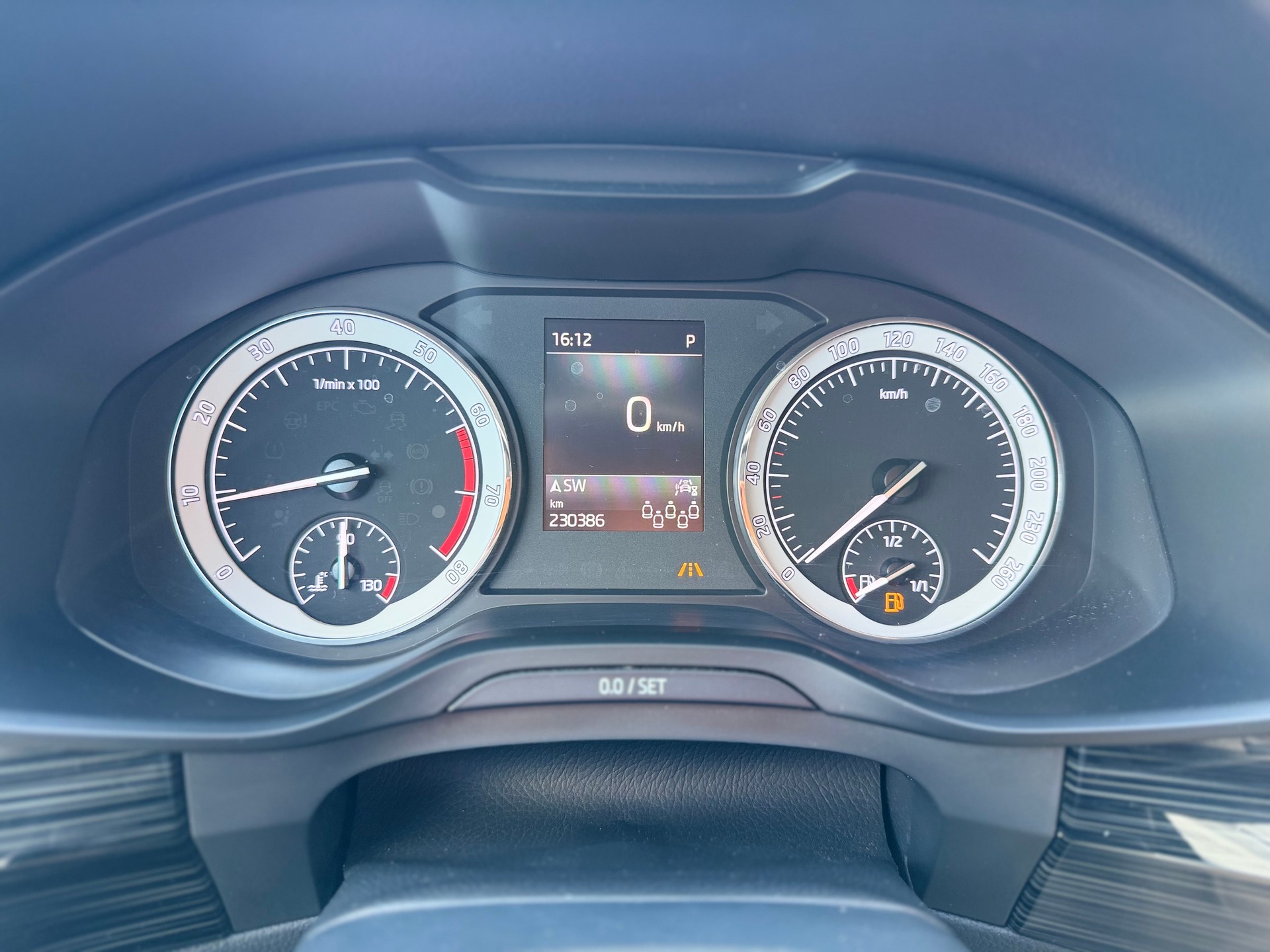 SKODA Kodiaq 2.0 TSI 4x4 Sport Line-image-11