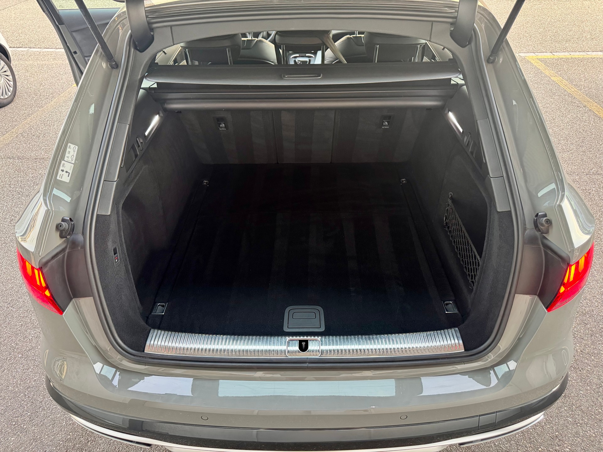 AUDI A4 ALLROAD Avant 40 TDI quattro S-tronic-image-11