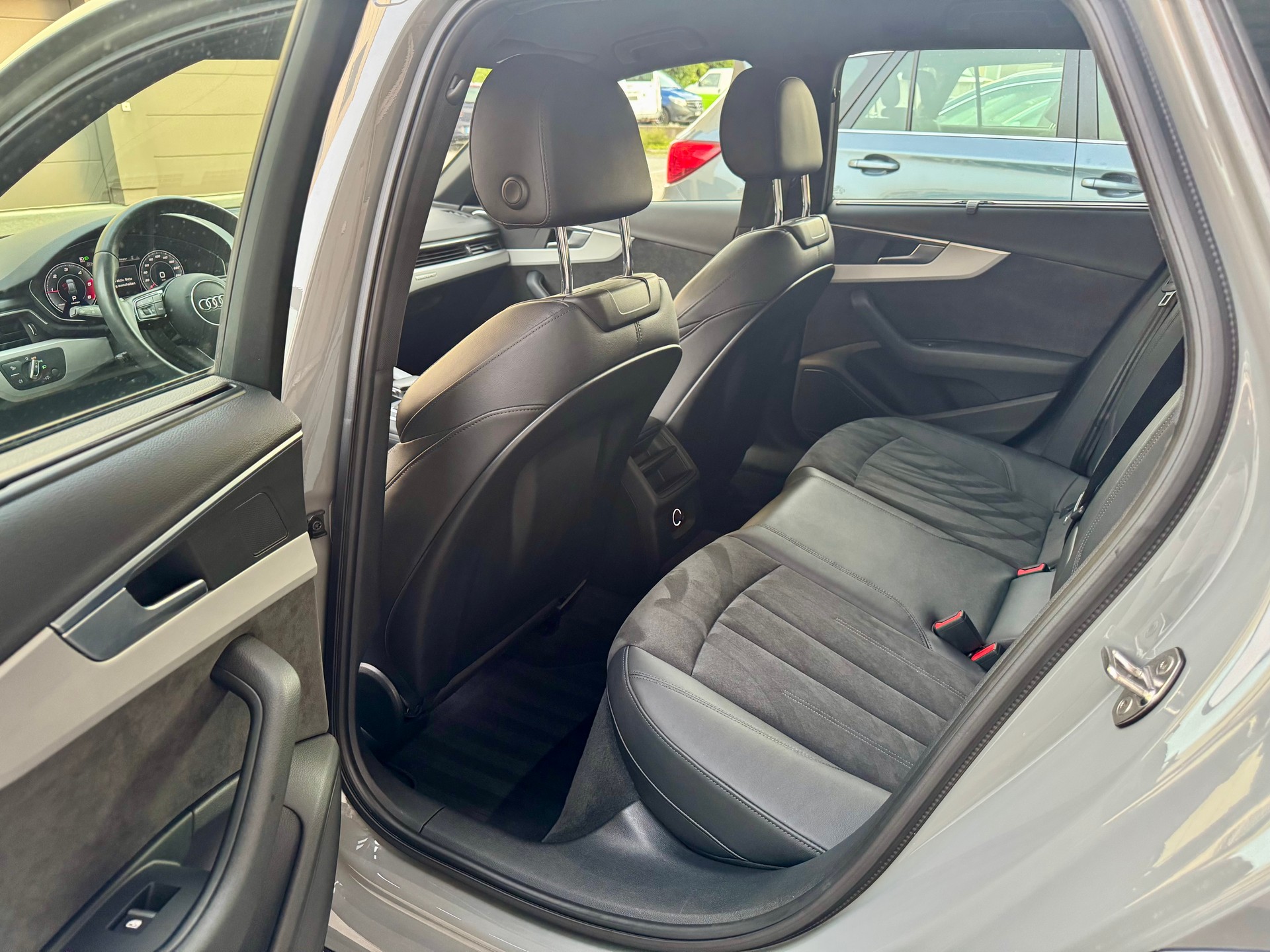 AUDI A4 ALLROAD Avant 40 TDI quattro S-tronic-image-10