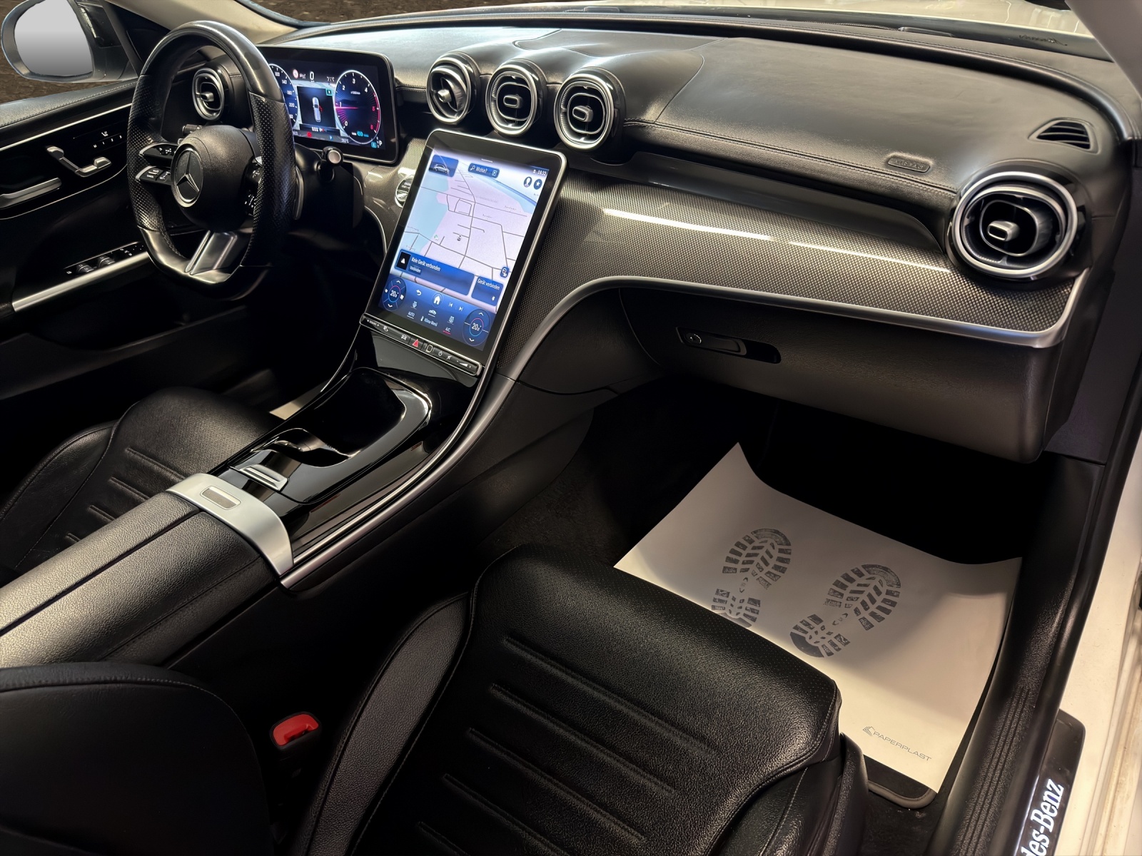 MERCEDES-BENZ C 220 d T 4Matic AMG Line-image-13