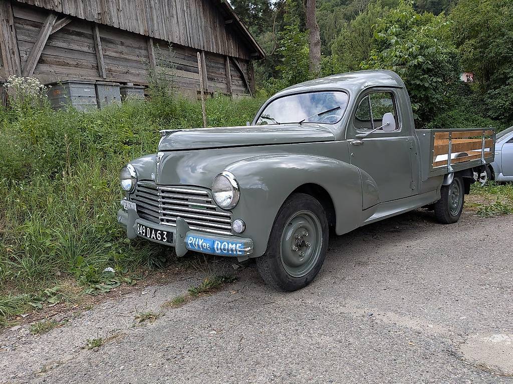 PEUGEOT 203