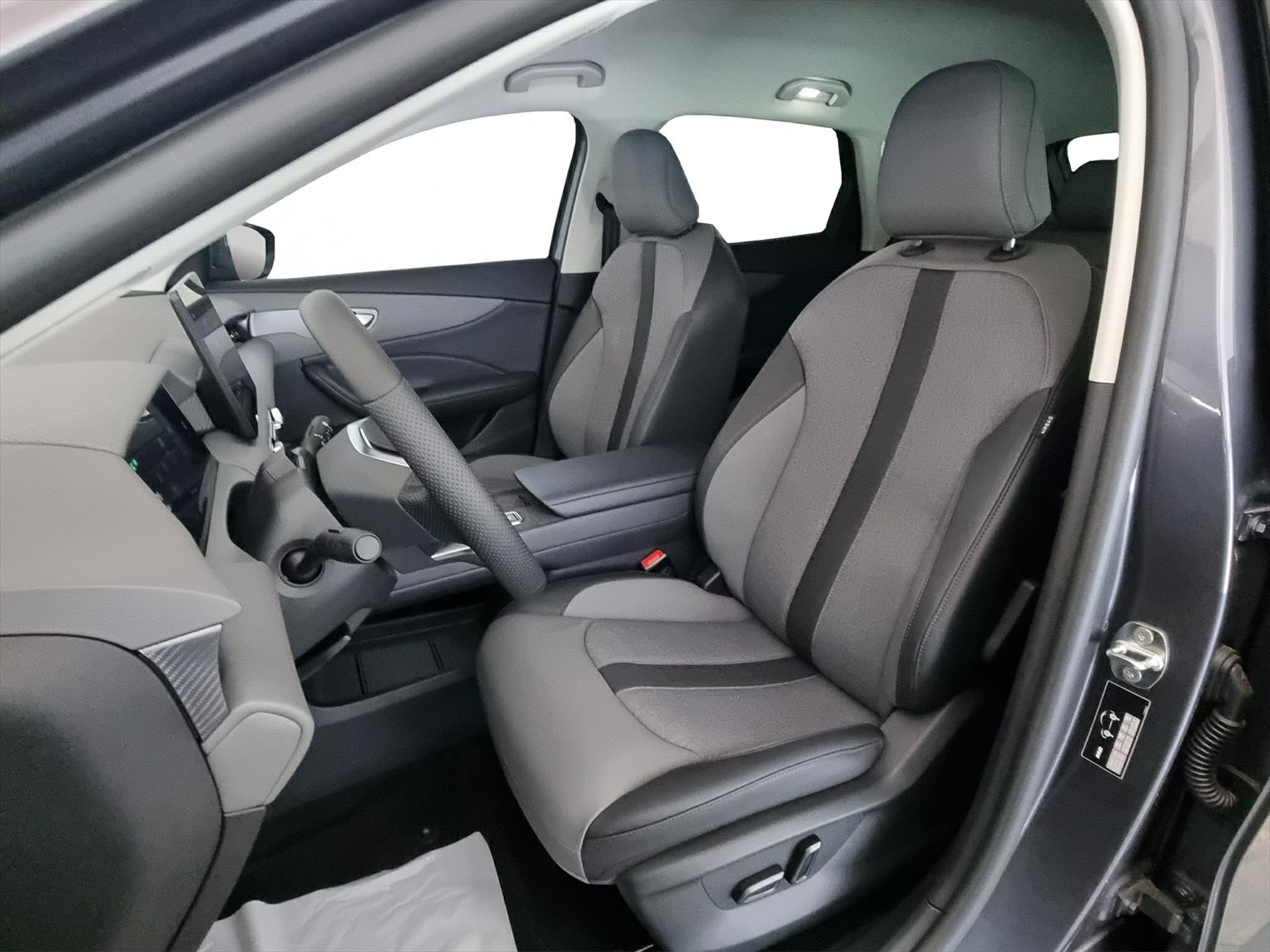 MG MG S5 EV 64kWh Luxury RWD-image-5