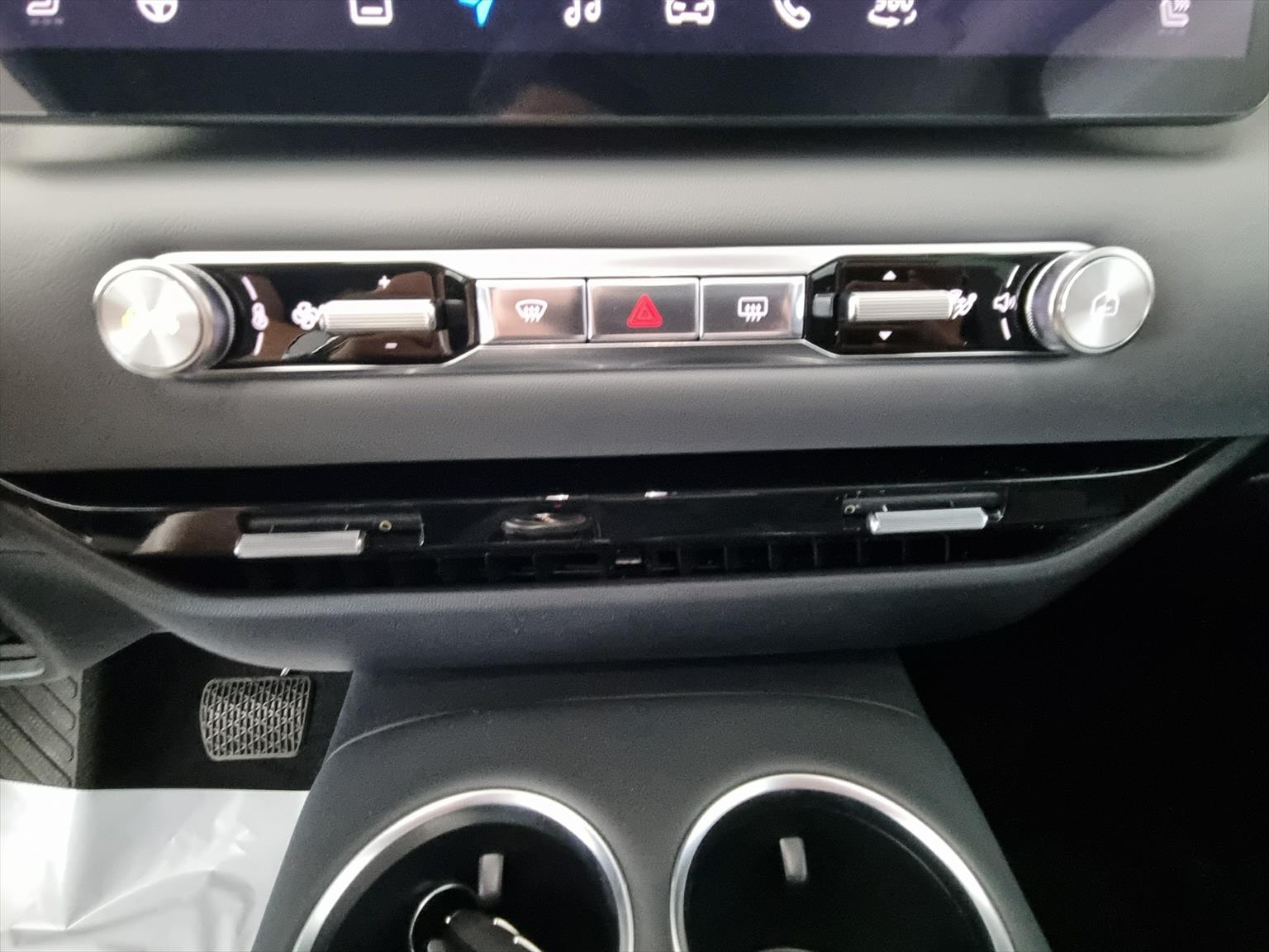 MG MG S5 EV 64kWh Luxury RWD-image-14