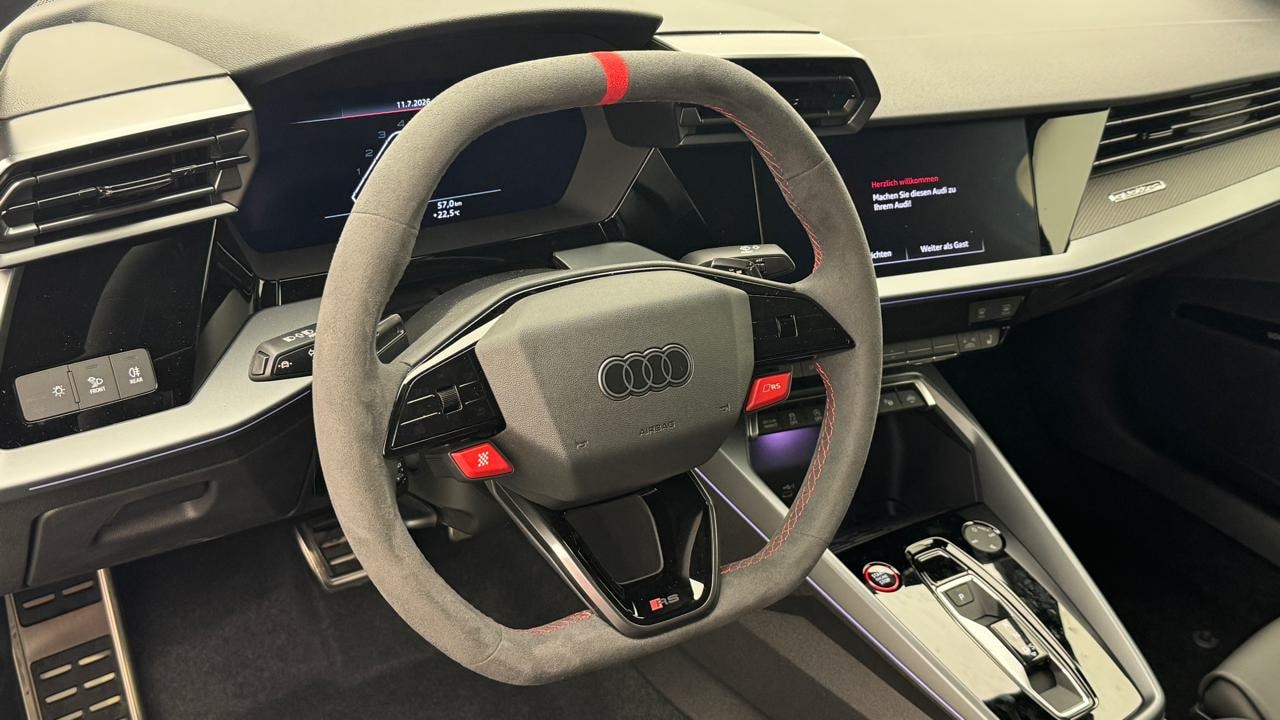 AUDI RS3 Limousine 2.5 TSI quattro S-tronic-image-6