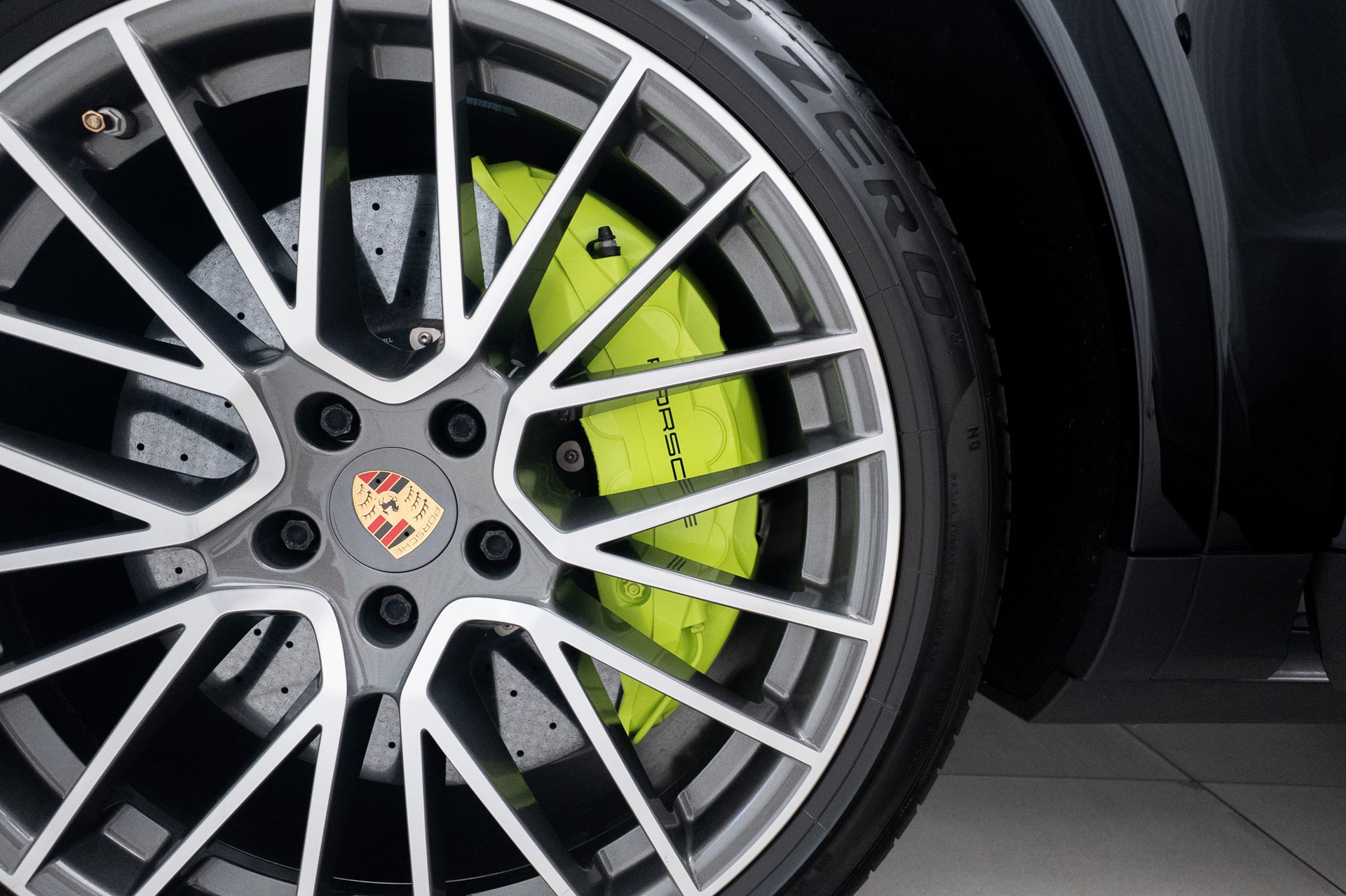 PORSCHE Cayenne Coupé E-Hybrid-image-5