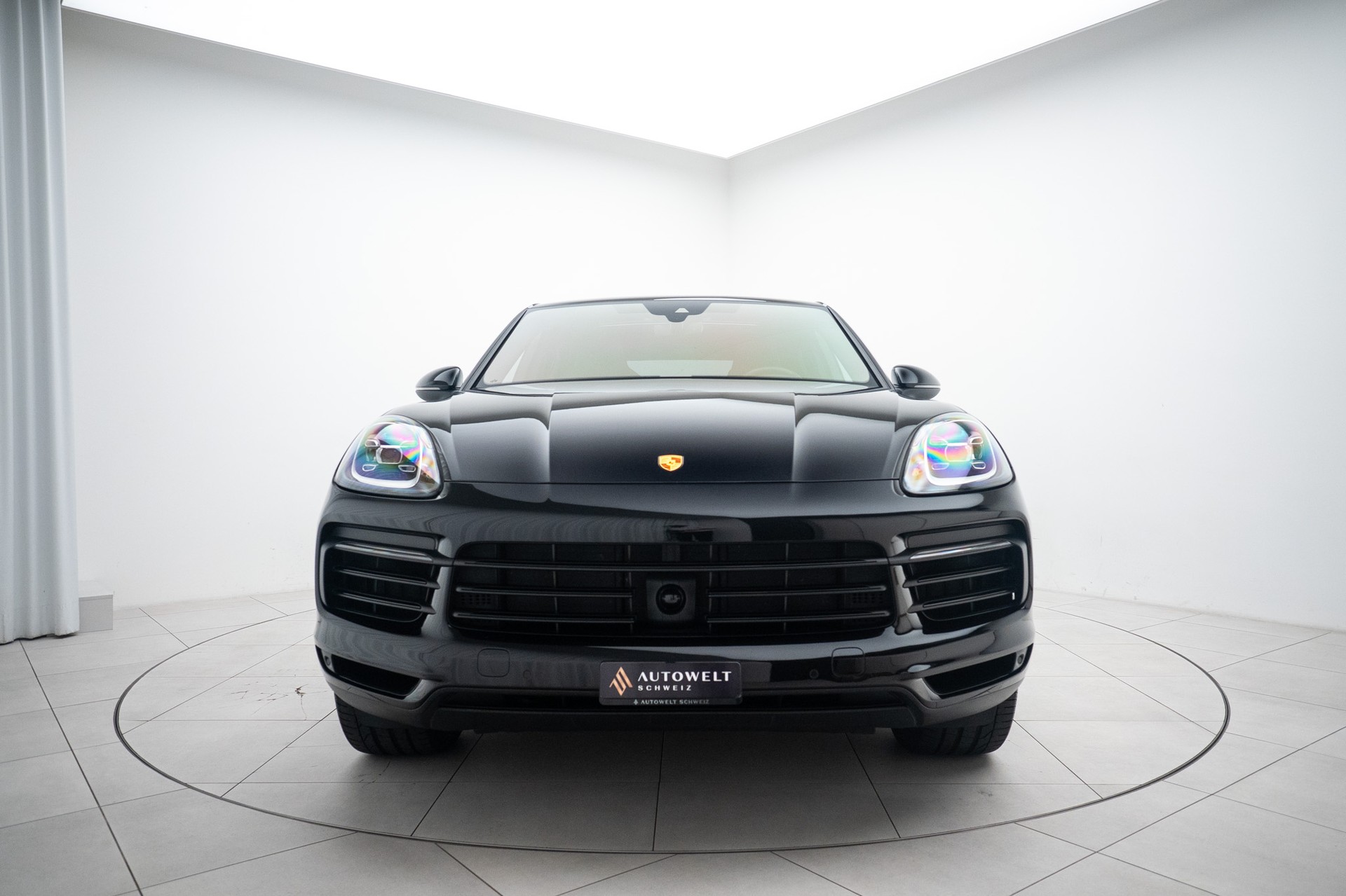 PORSCHE Cayenne Coupé E-Hybrid-image-4