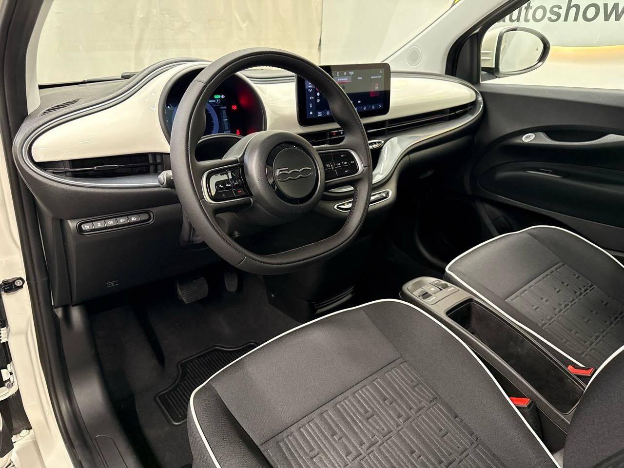 FIAT 500 electric 87 kW Cult-showroom-element-2