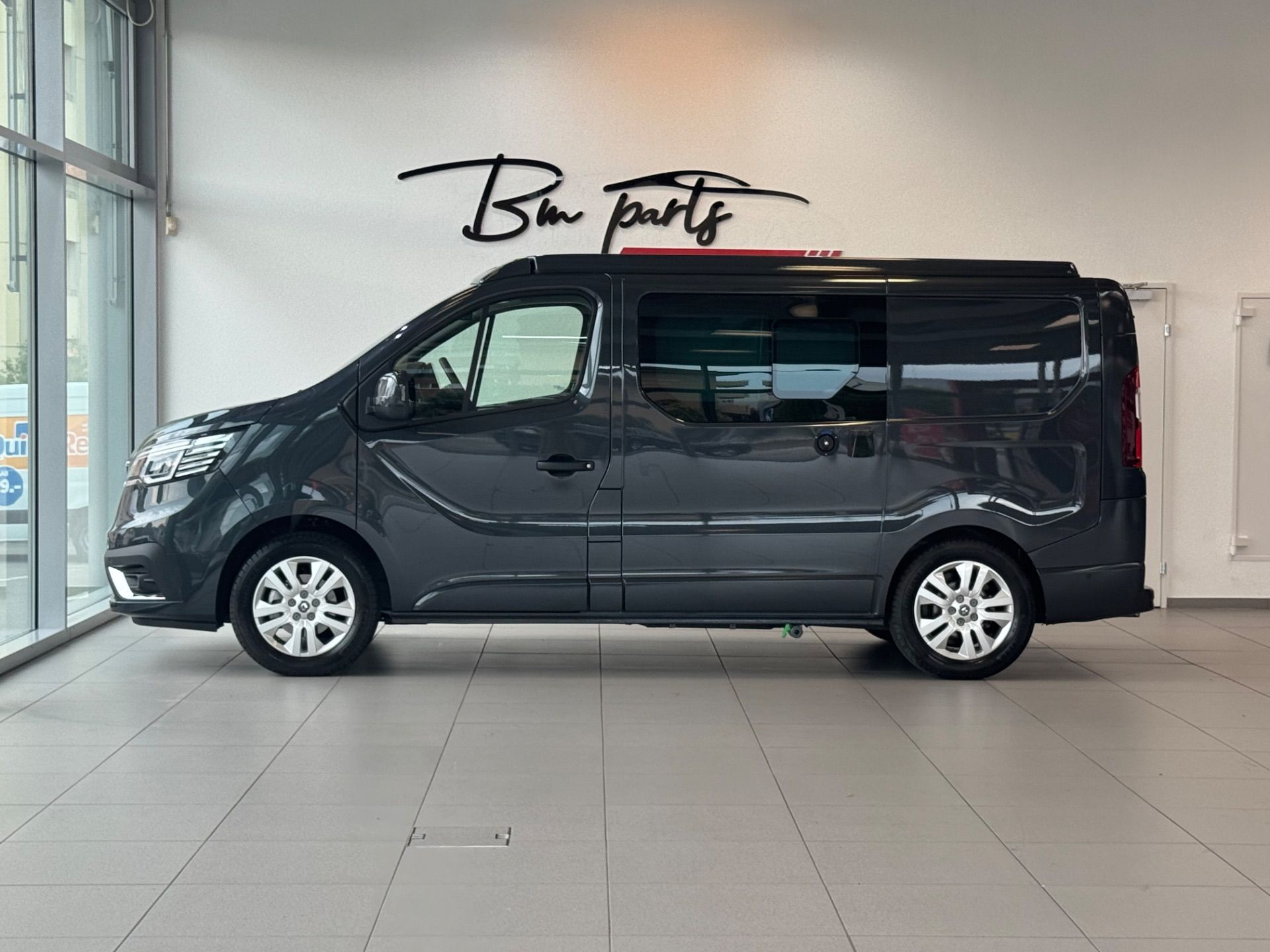 RENAULT Trafic Blue dCi 170 Spacenomad Iconic EDC-showroom-element-2