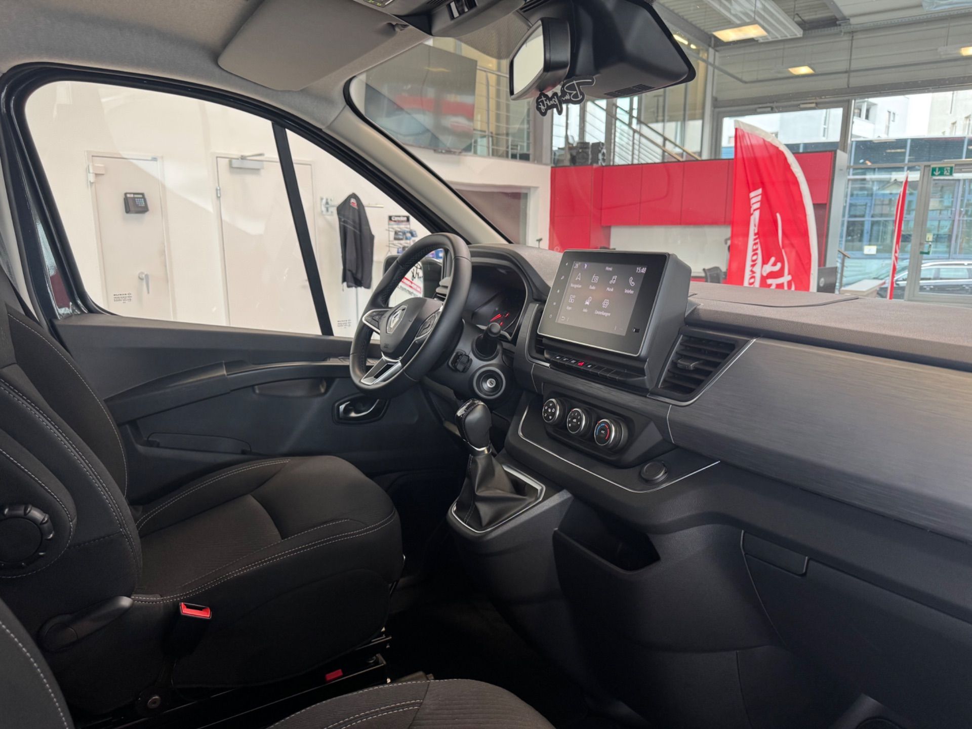 RENAULT Trafic Blue dCi 170 Spacenomad Iconic EDC-image-11