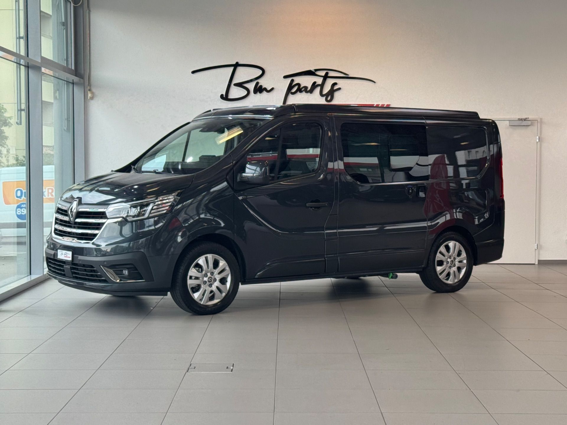 RENAULT Trafic Blue dCi 170 Spacenomad Iconic EDC-showroom-element-1