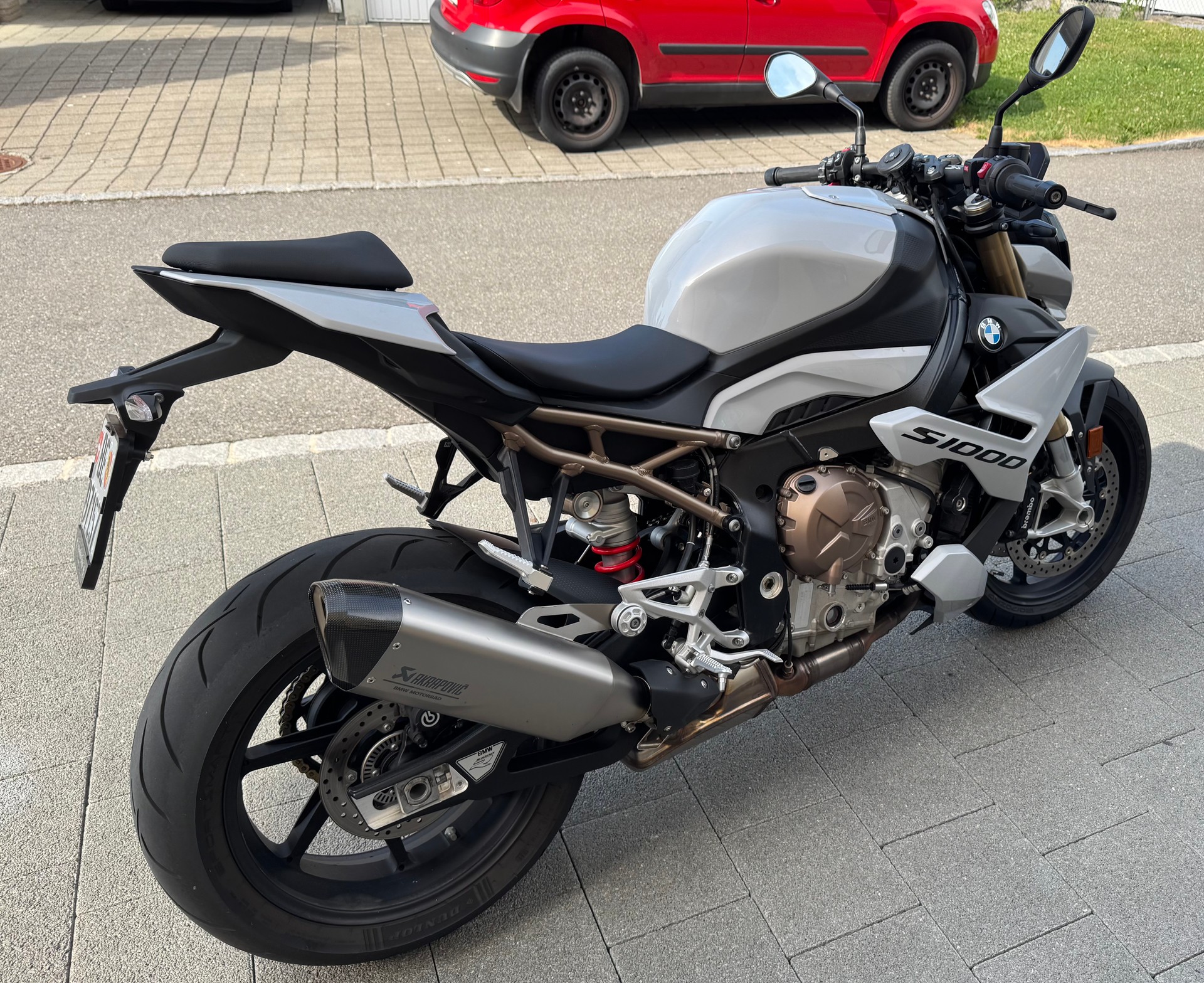 BMW S 1000 R-image-1