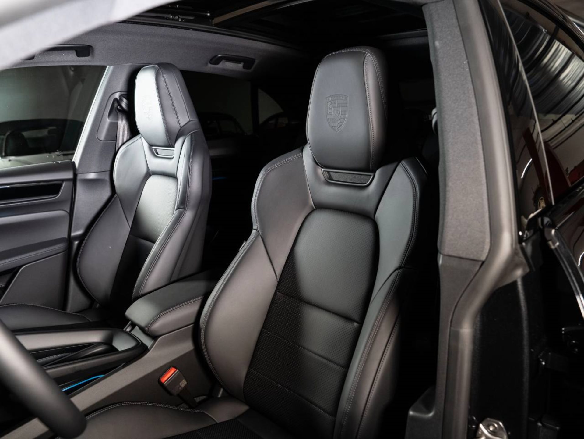 PORSCHE Macan 4S-image-9