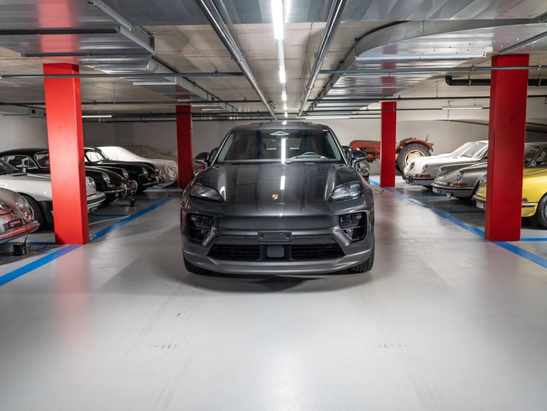 PORSCHE Macan 4S-showroom-element-1