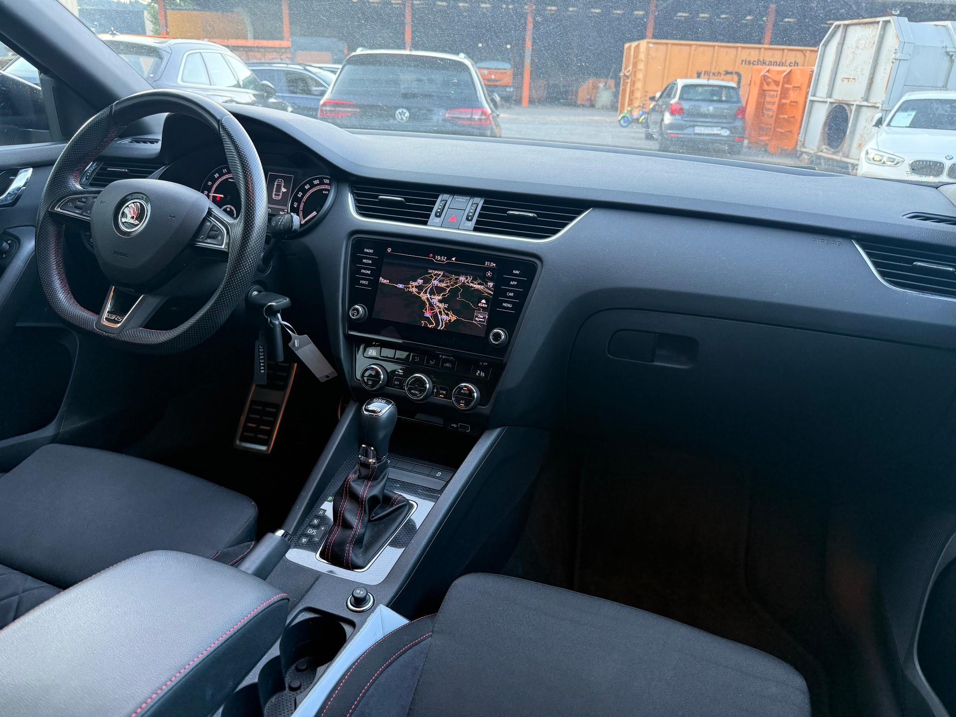 SKODA Octavia Combi 2.0 TDI RS Prag 4x4 DSG-image-10