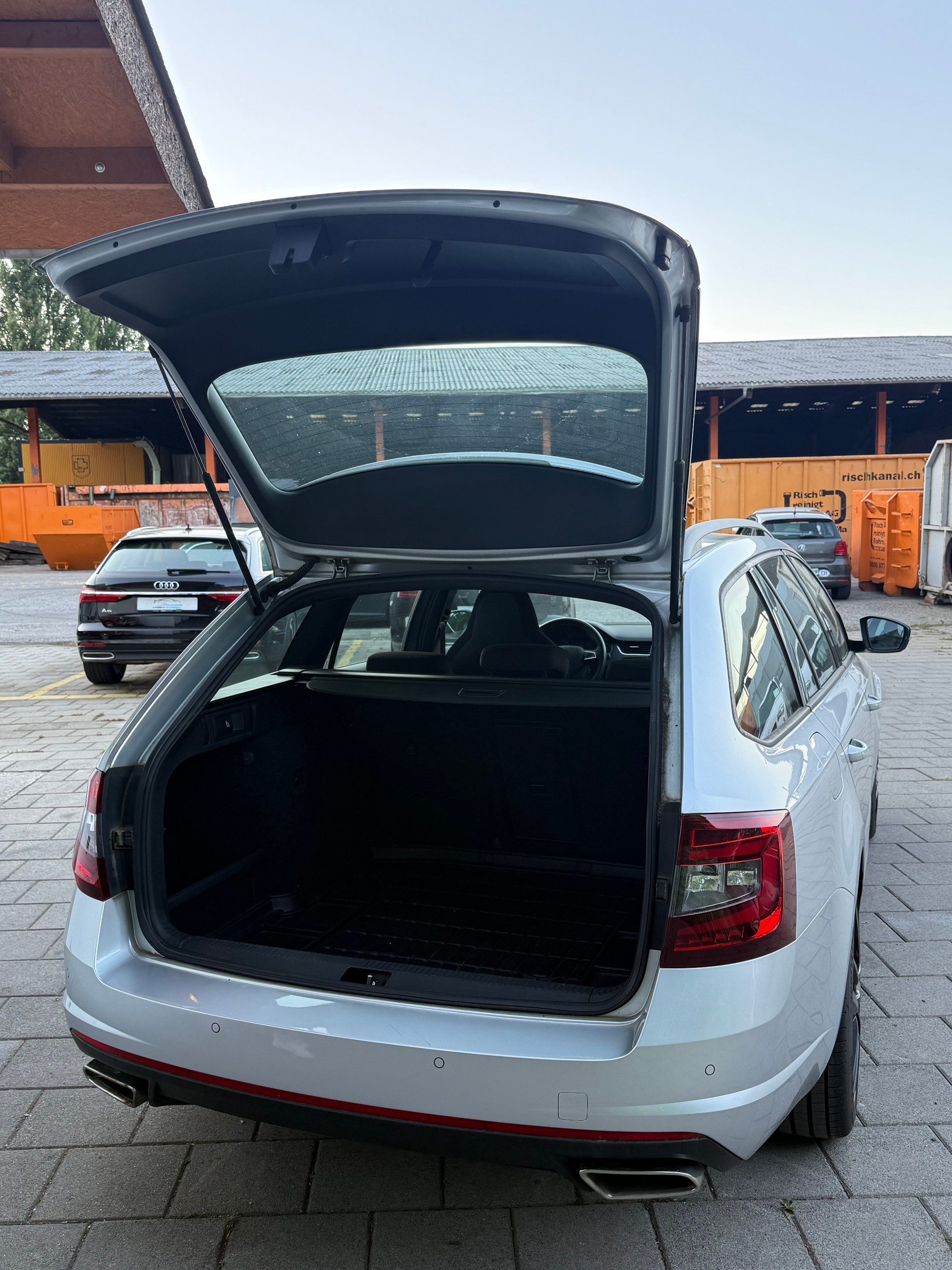 SKODA Octavia Combi 2.0 TDI RS Prag 4x4 DSG-image-5