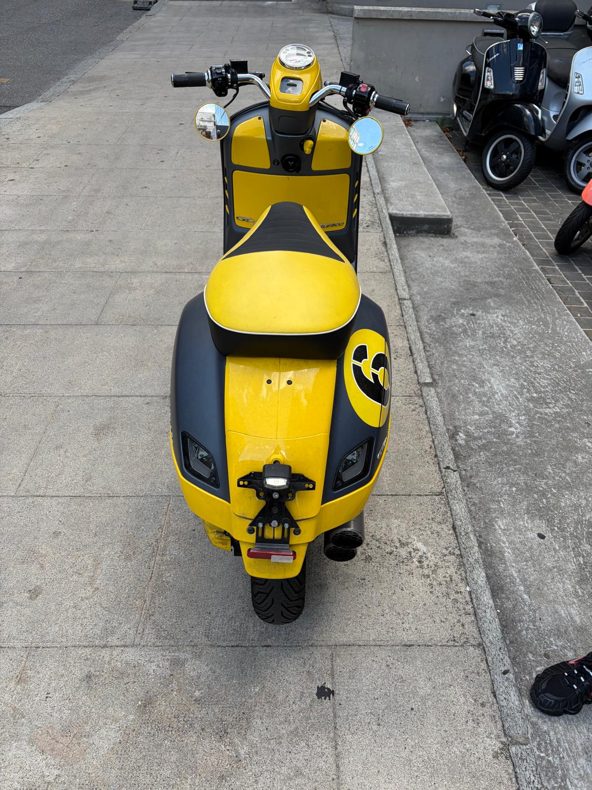 PIAGGIO Vespa GTS 300 HPE Racing Sixties ABS/ASR-image-0