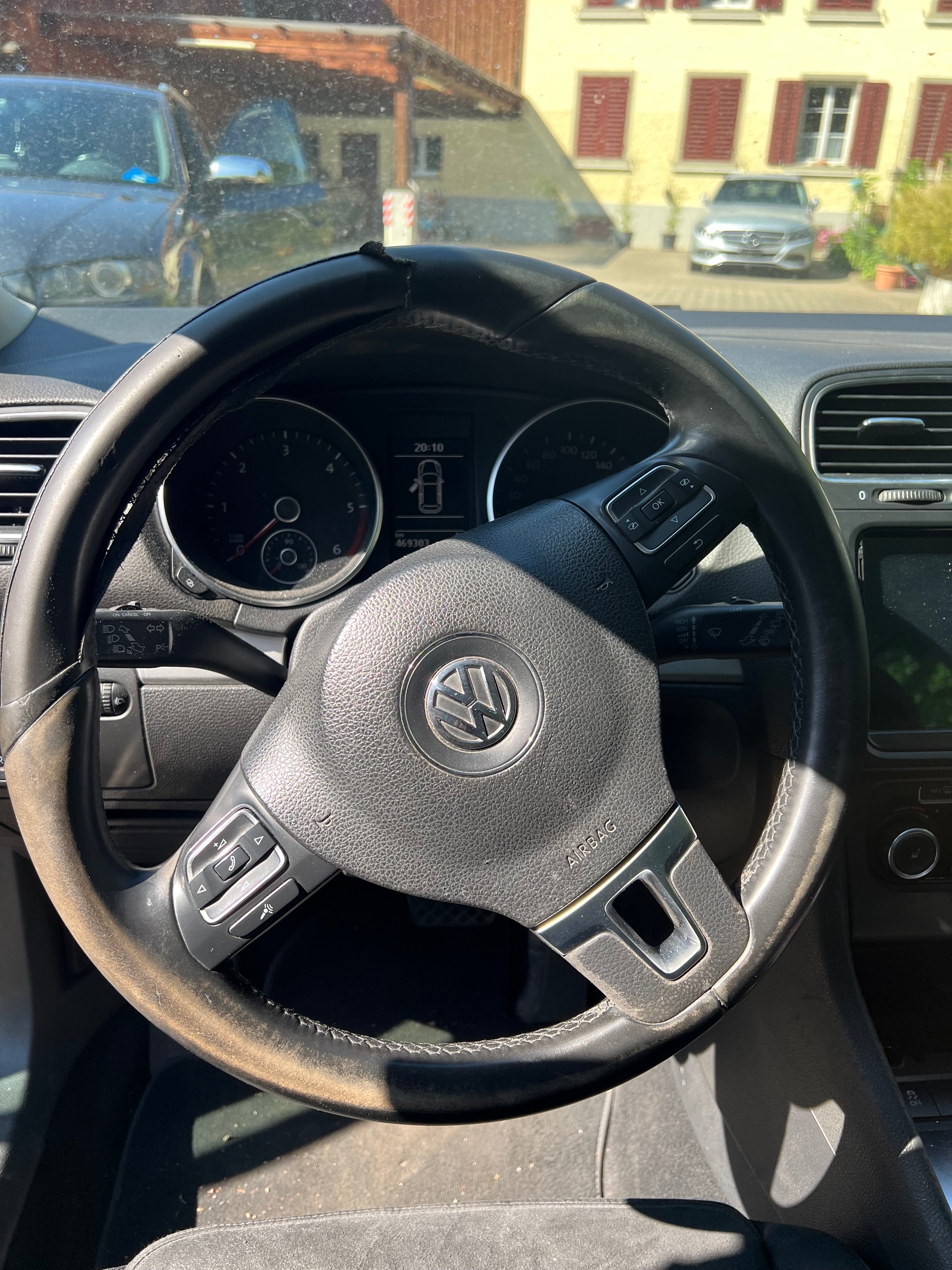 VW Golf 2.0 TDI Highline DSG-image-7