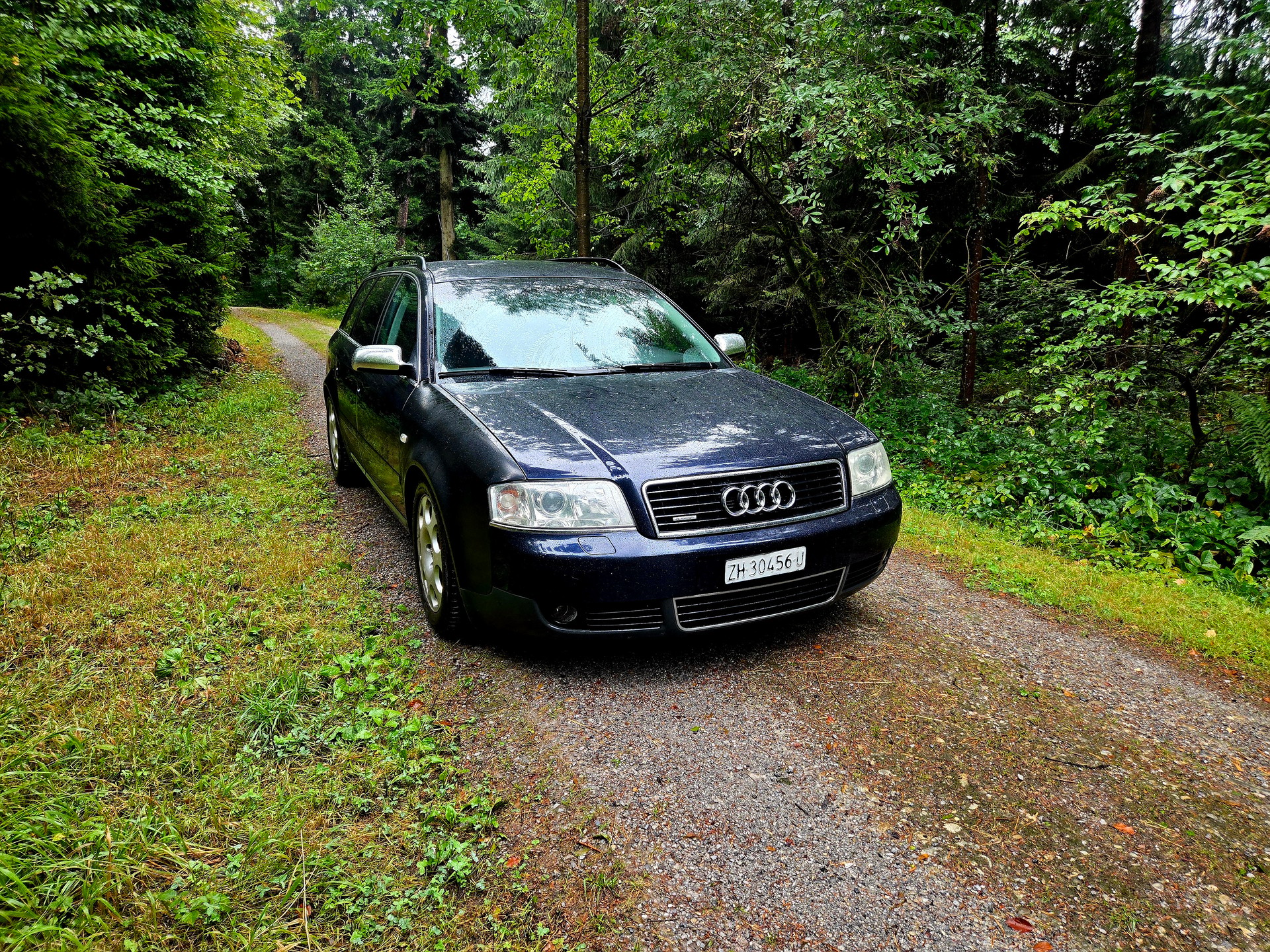 AUDI A6 Avant 2.4 quattro