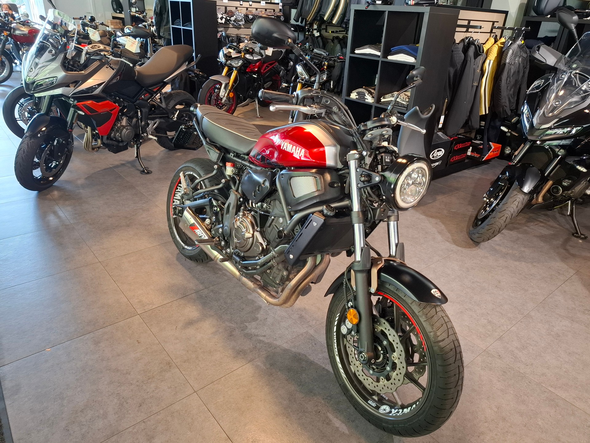 YAMAHA XSR 700-image-2