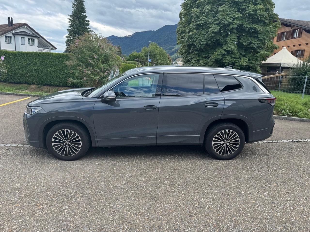 VW Tayron 2.0 TDI 4Motion DSG, 5 Jahre VW Original -Werksgarantie, 7 Sitzer, AHK, 4x4, garagengepflegt-image-1