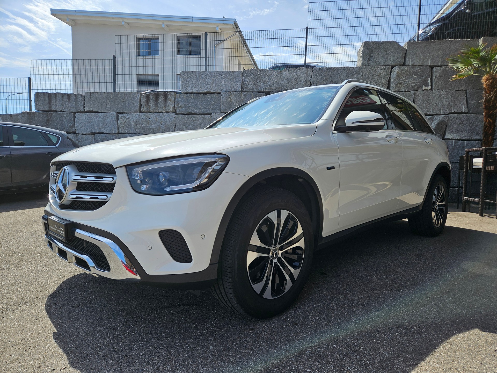 MERCEDES-BENZ GLC 300 e 4Matic 9G-Tronic-image-2