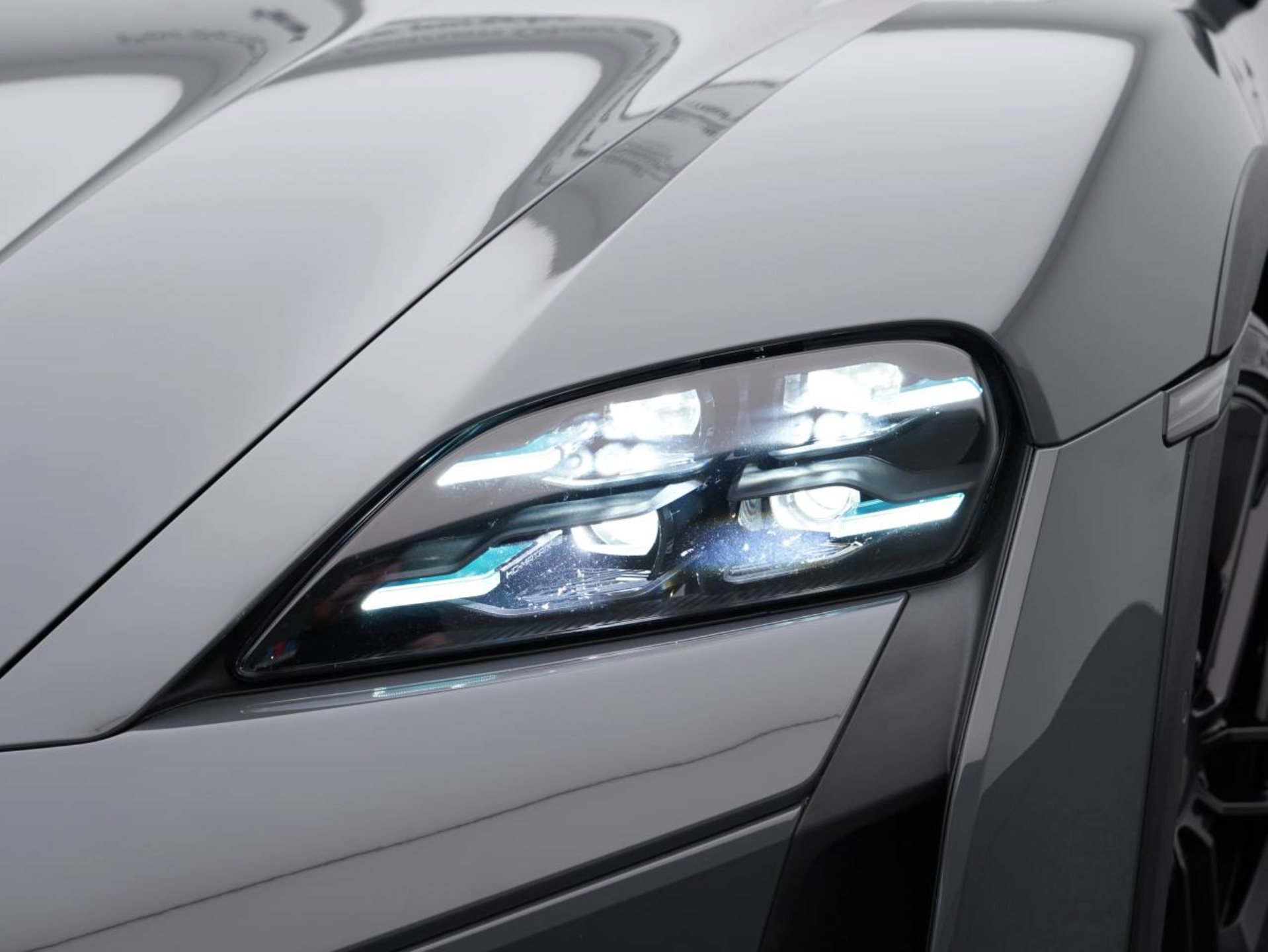PORSCHE Taycan Turbo Cross Turismo-image-12
