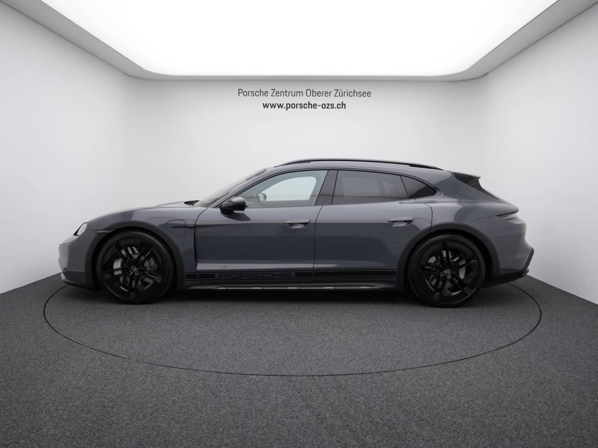 PORSCHE Taycan Turbo Cross Turismo-showroom-element-1